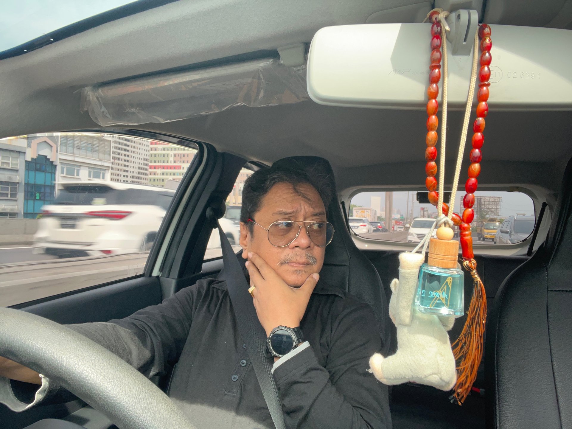 black and white bed linen