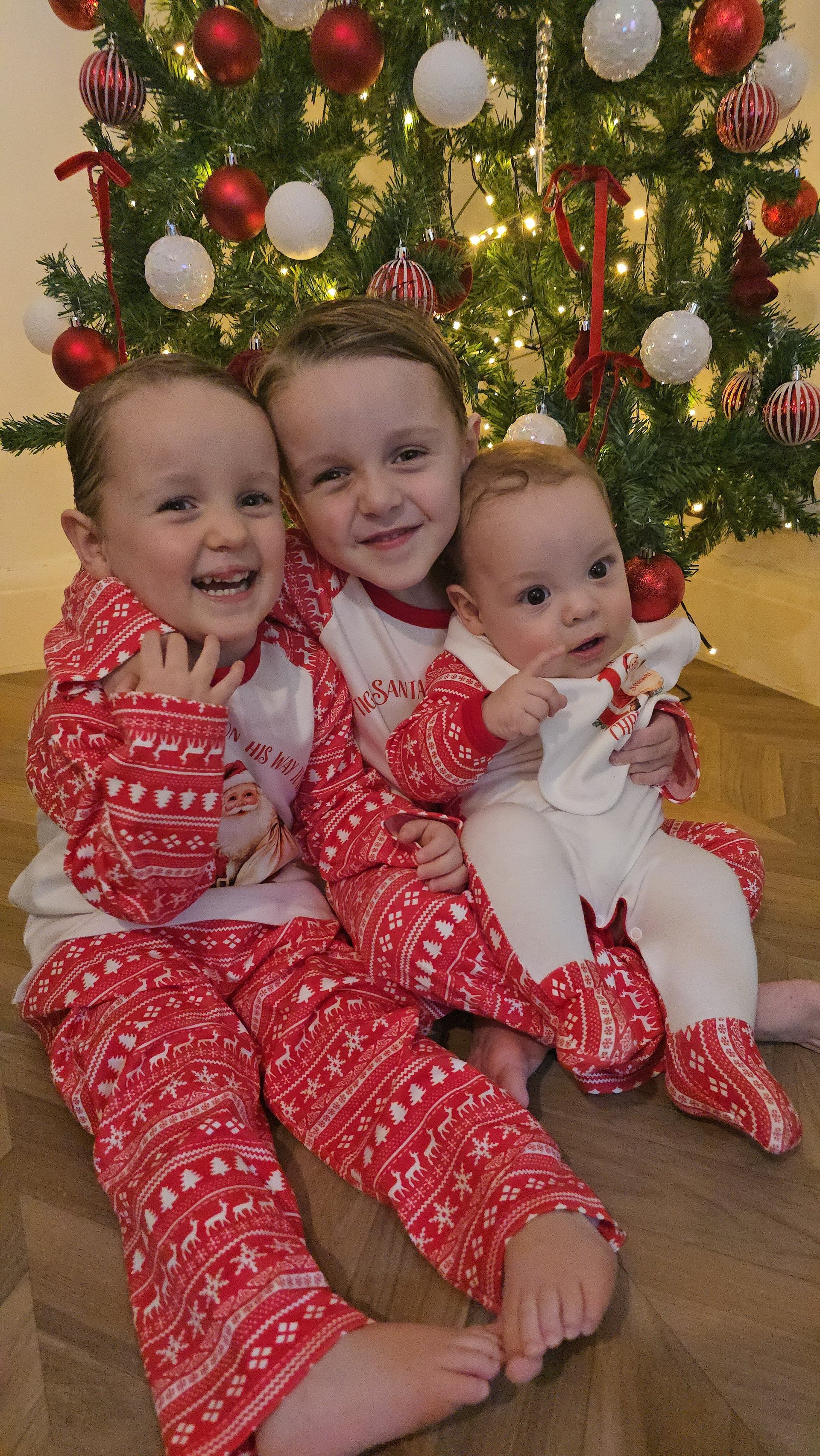 black and white bed linen