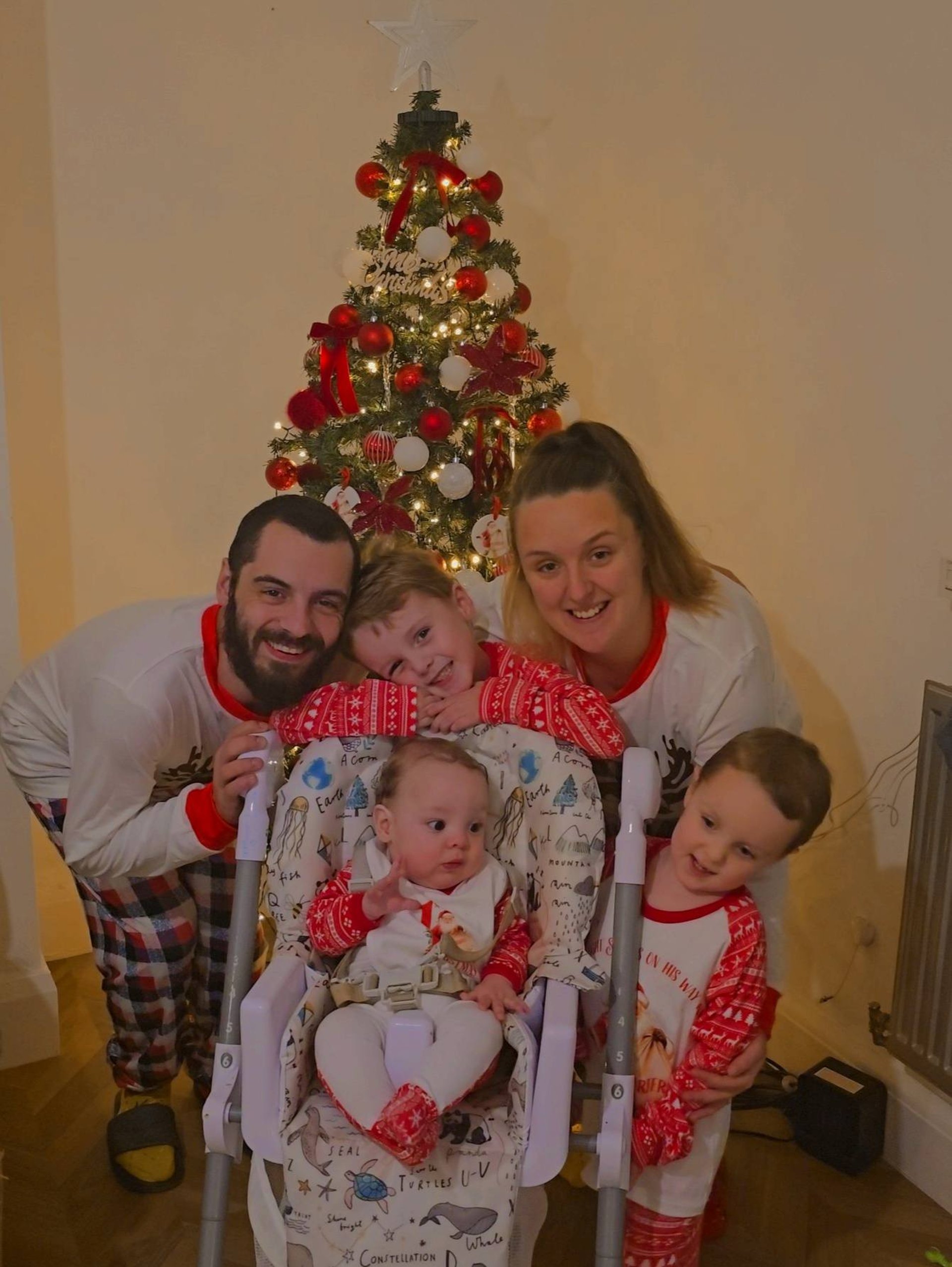 black and white bed linen