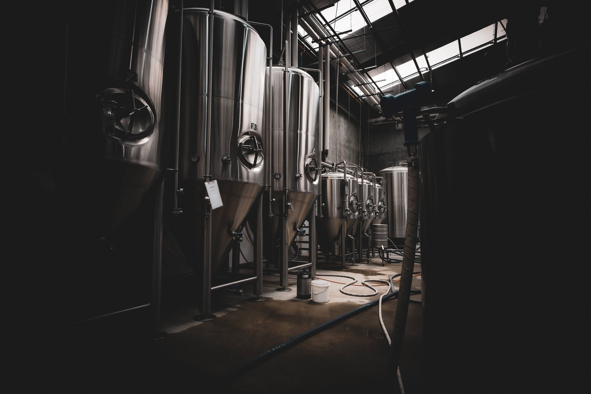 black and white bed linen