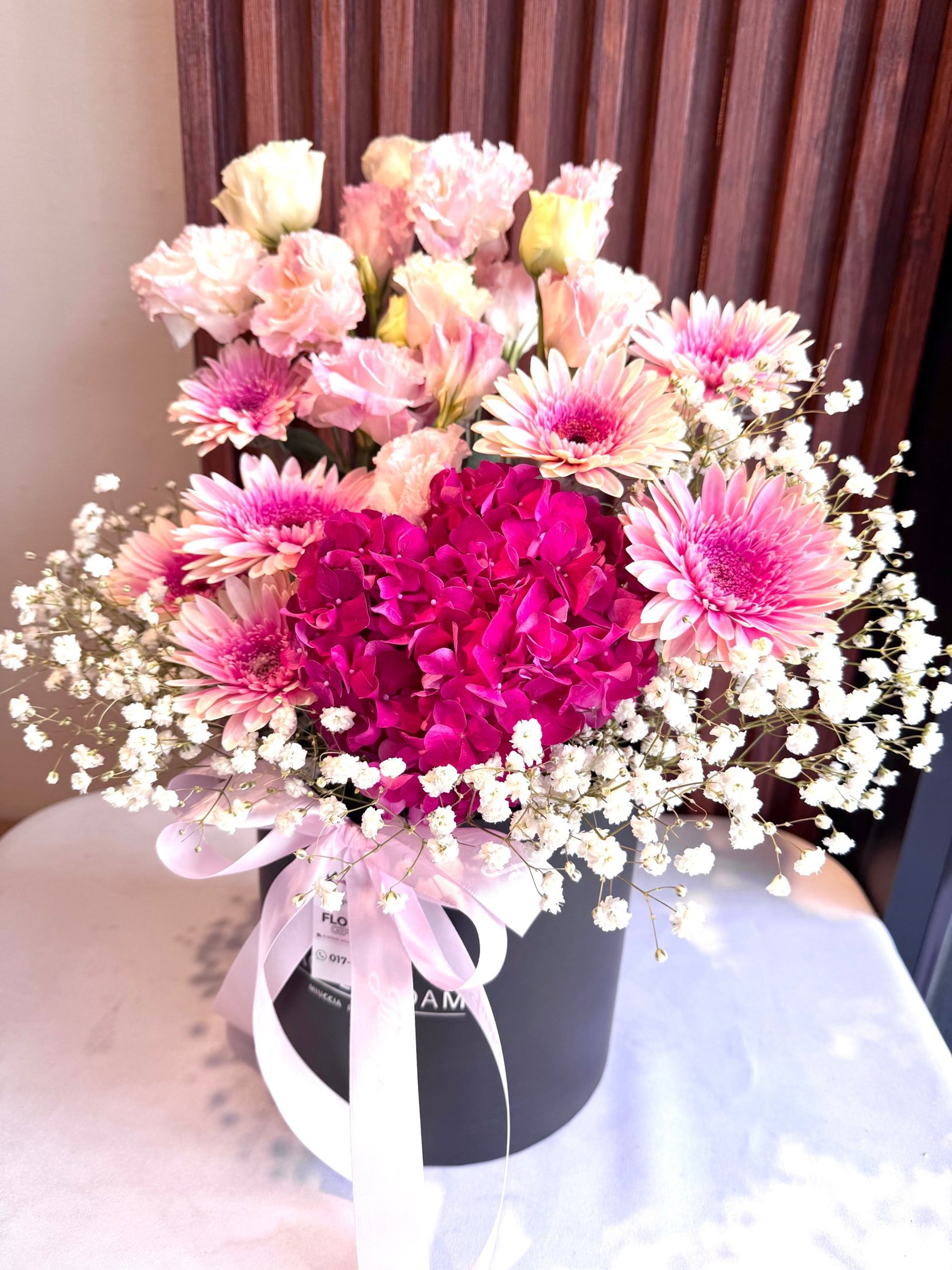 black and white bed linen