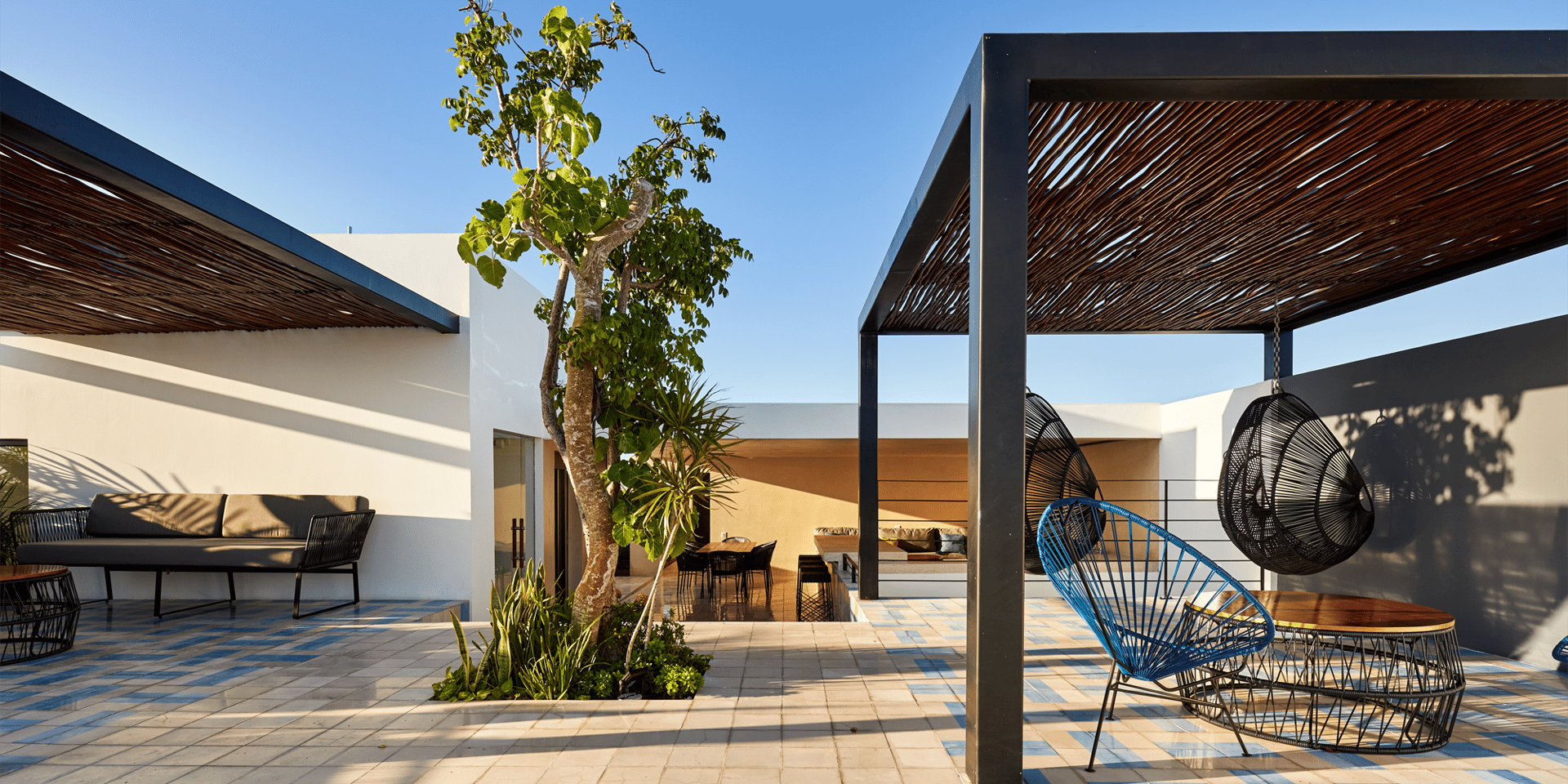 black and white bed linen