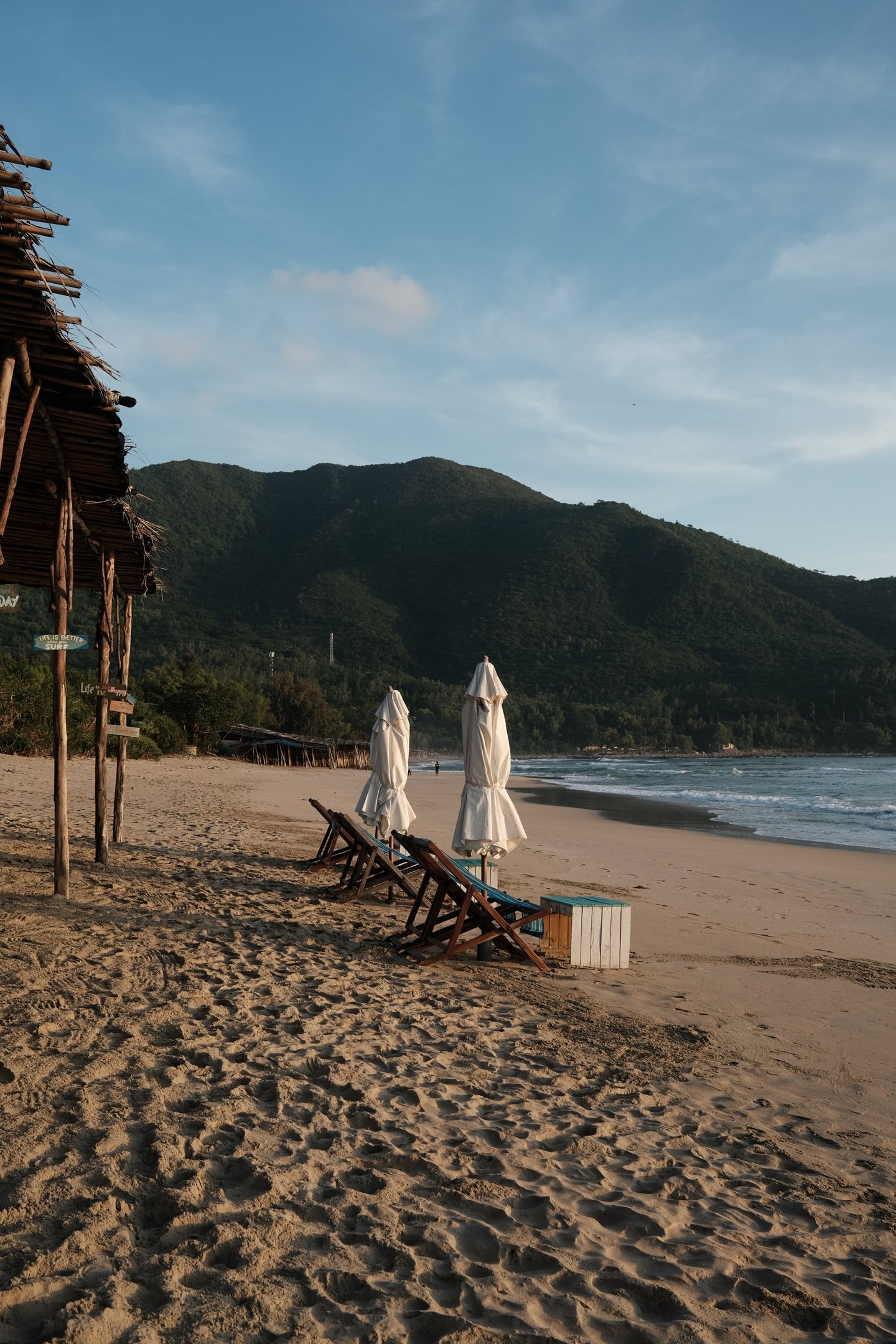 black and white bed linen