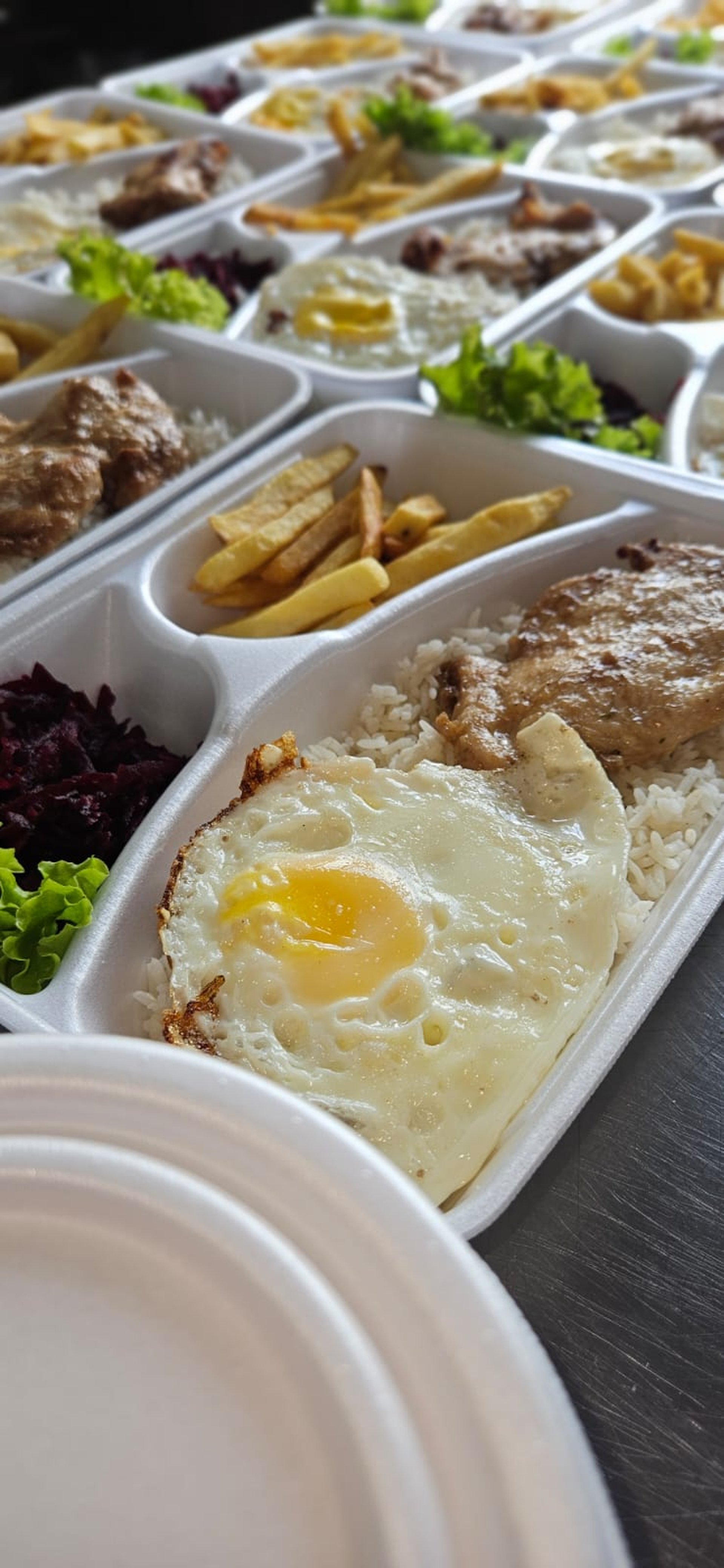 black and white bed linen