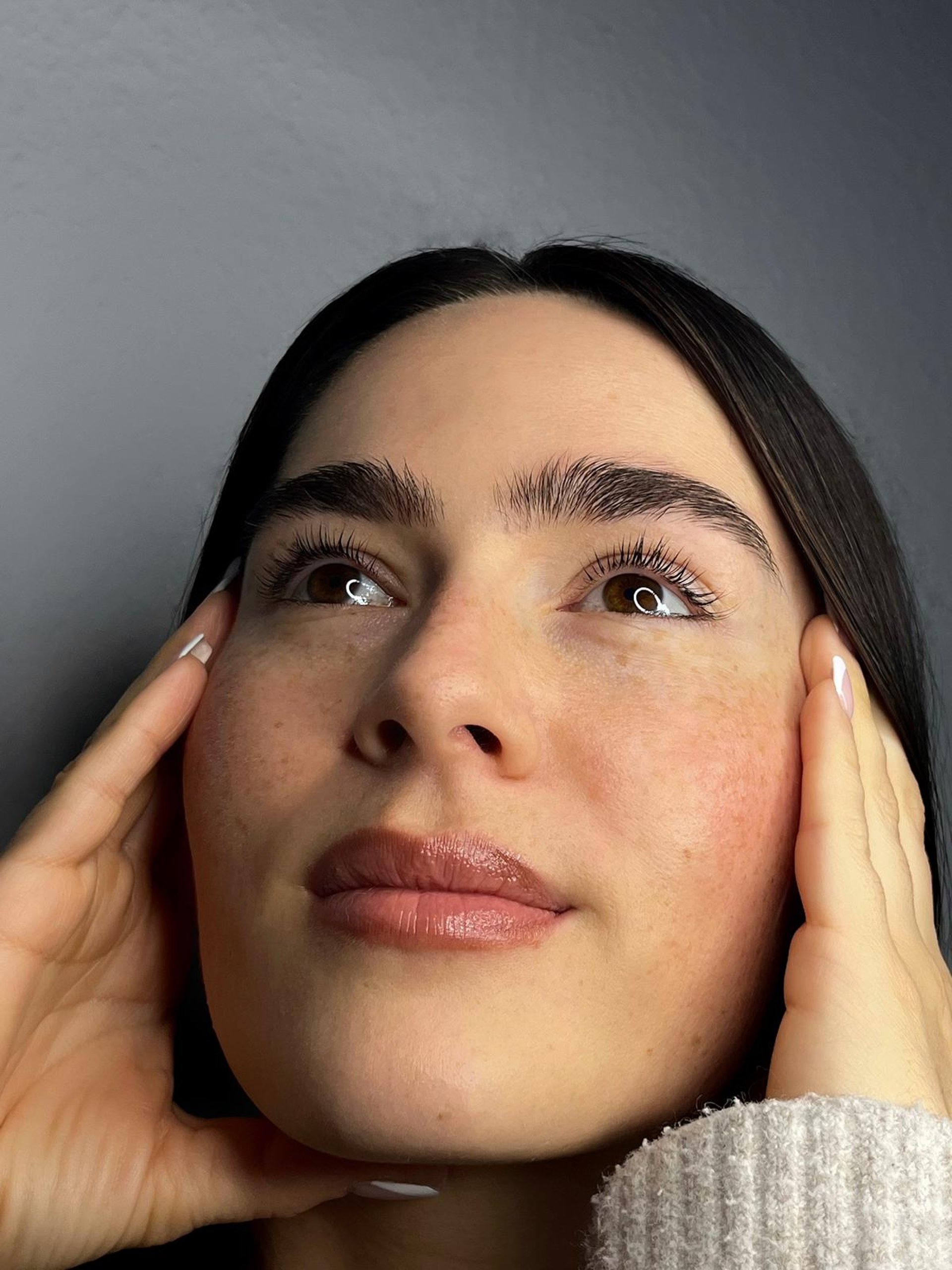 a close up of white flowers