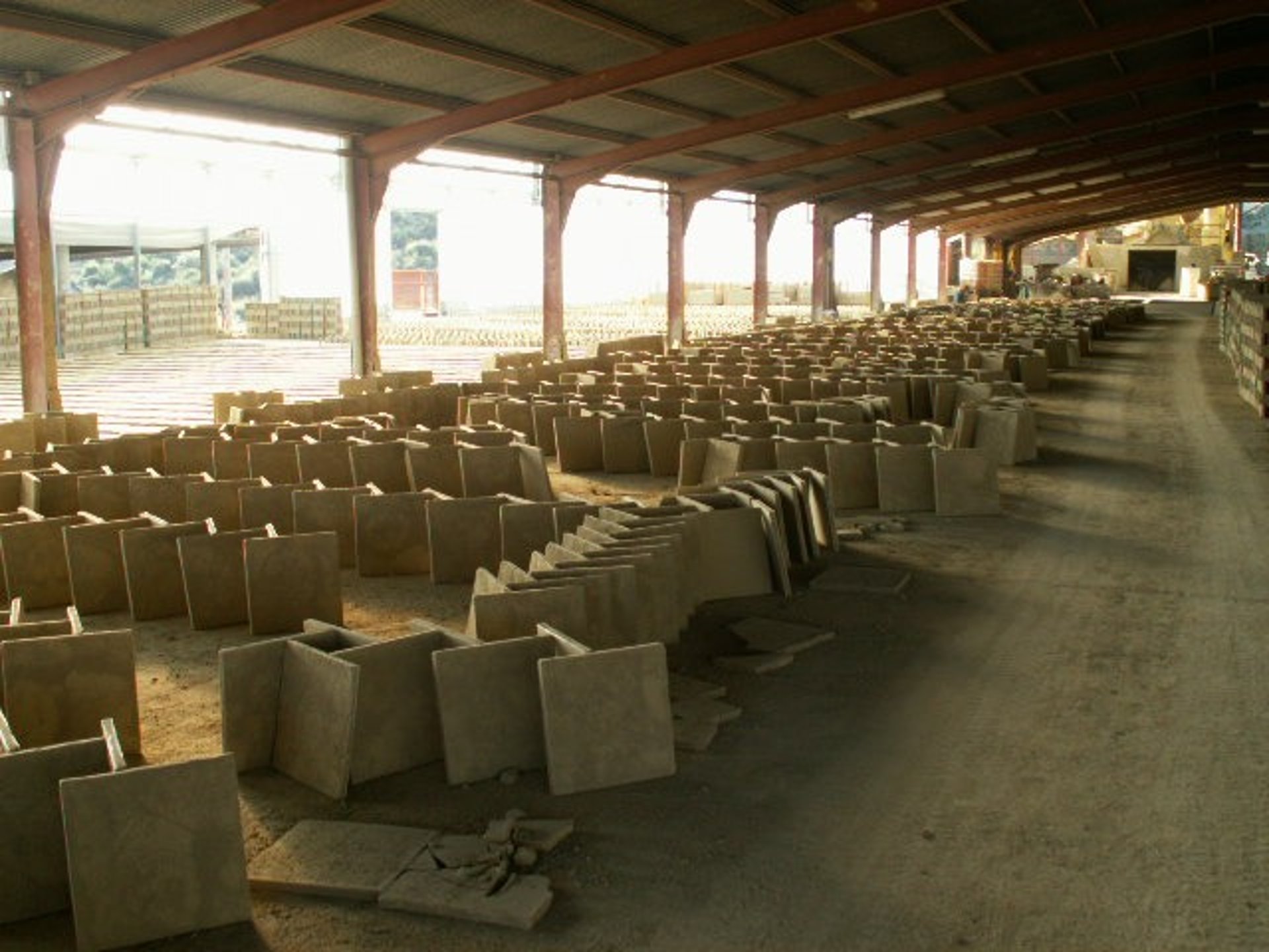 Fabrication carreaux en terre cuite