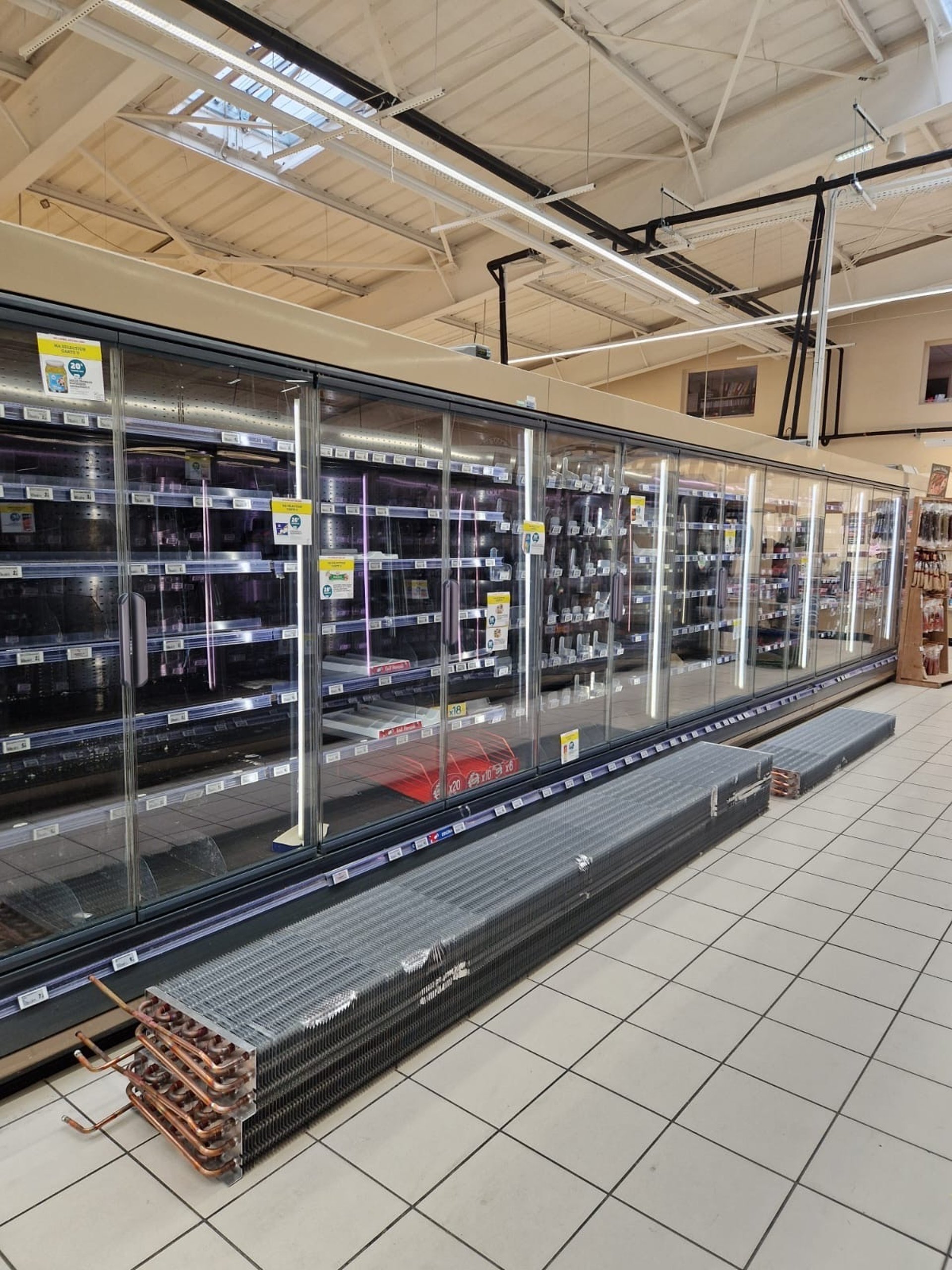 a grocery store filled with lots of drinks