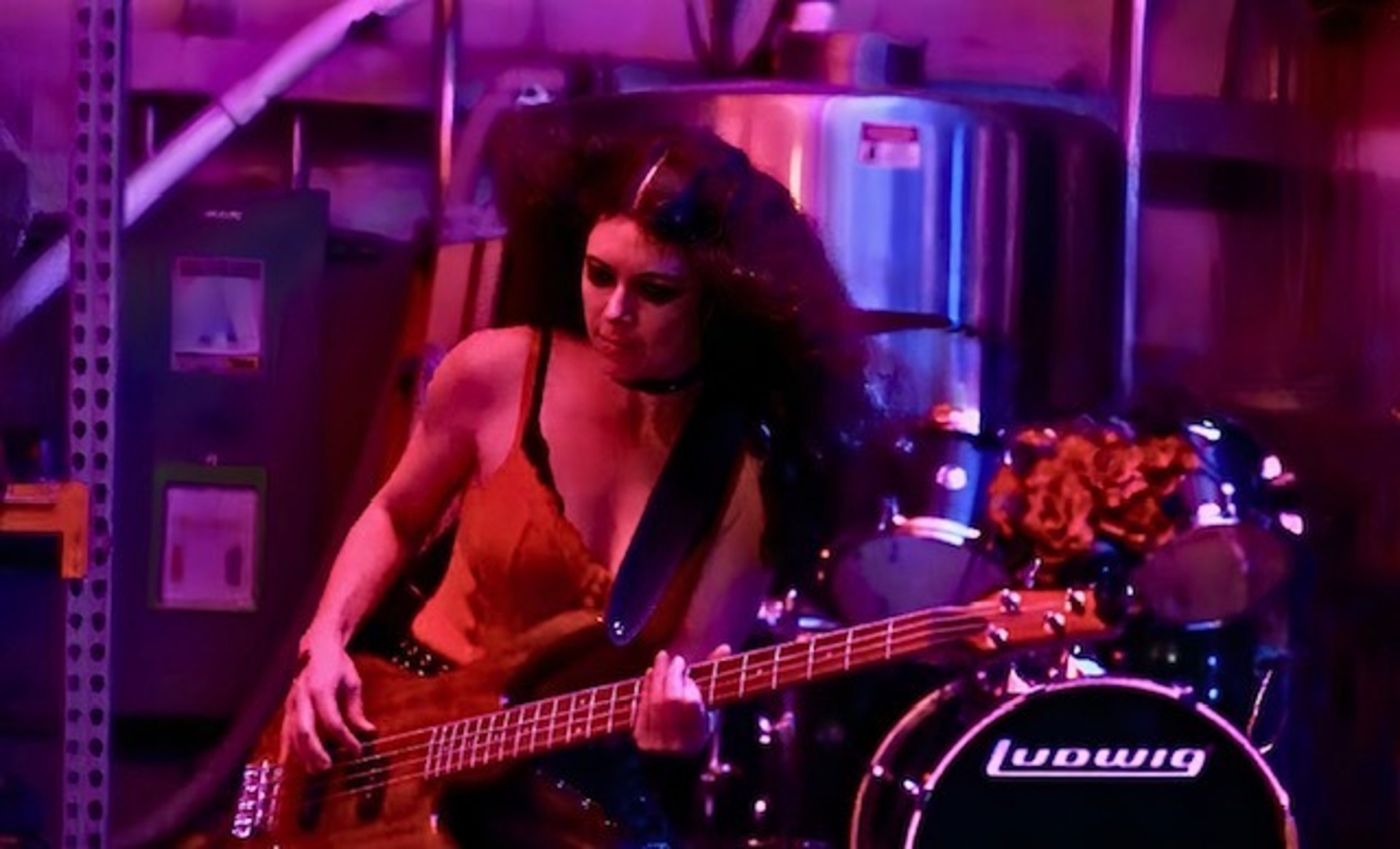 black and white bed linen