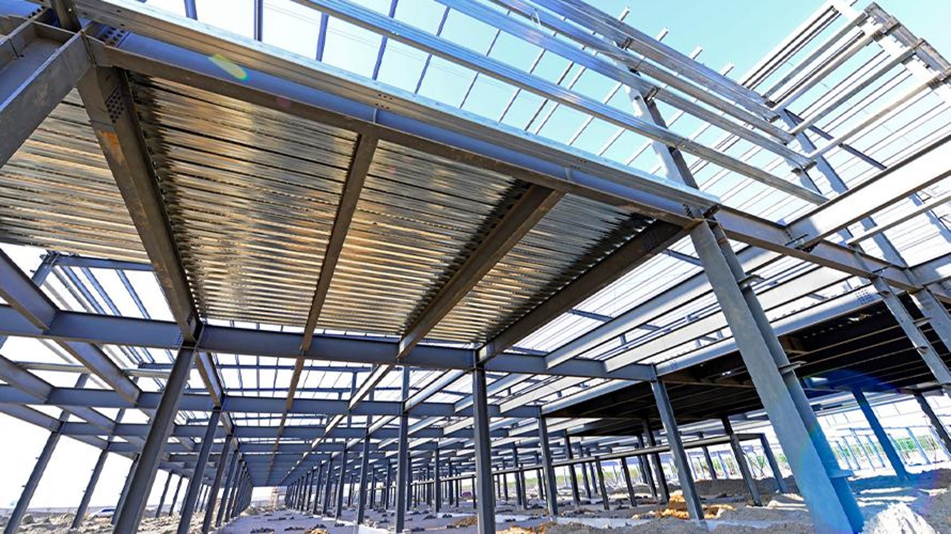 person holding tool during daytime