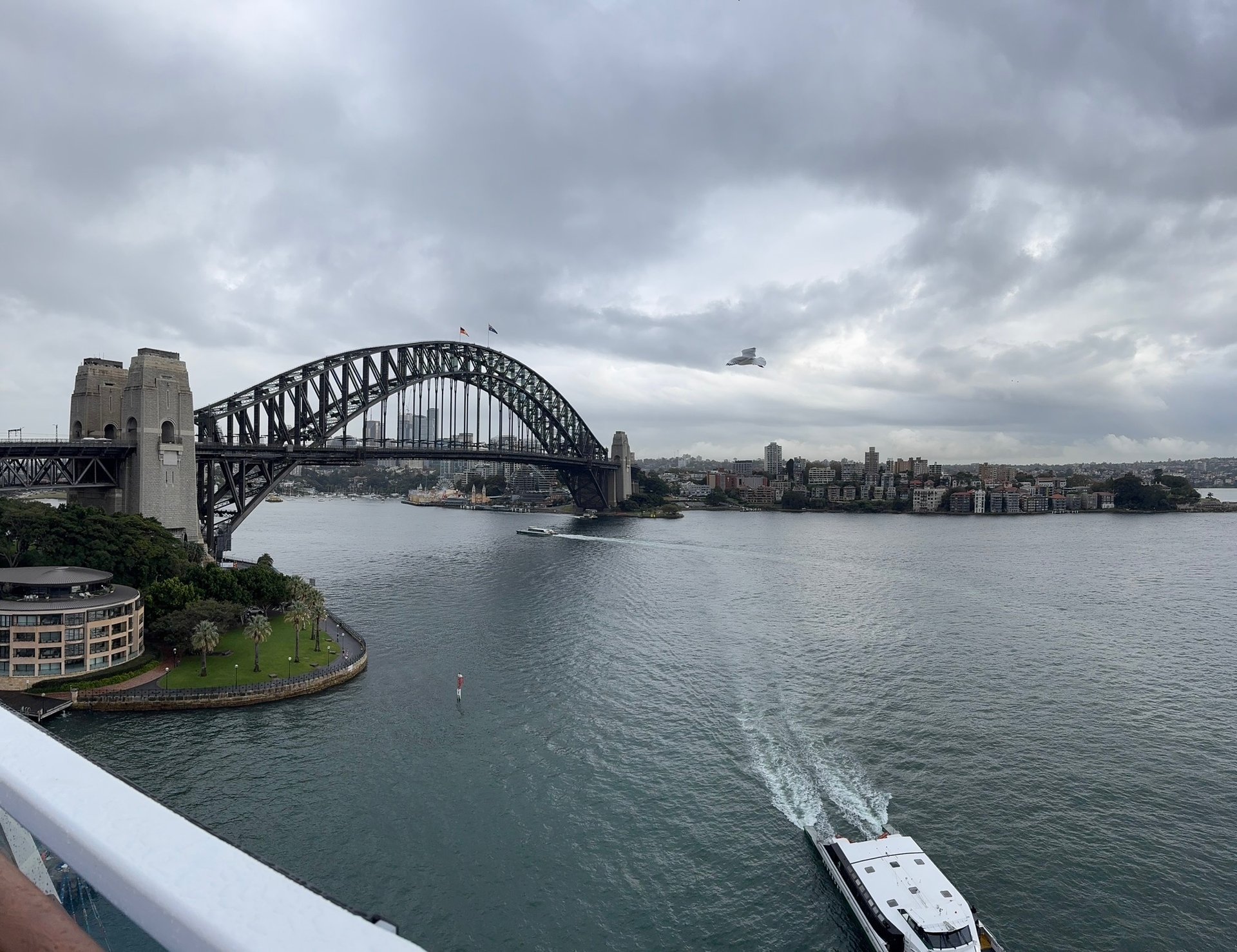 Wake up and sit on your balcony at Sydney Harbour overlooking the Sydney Opera House
