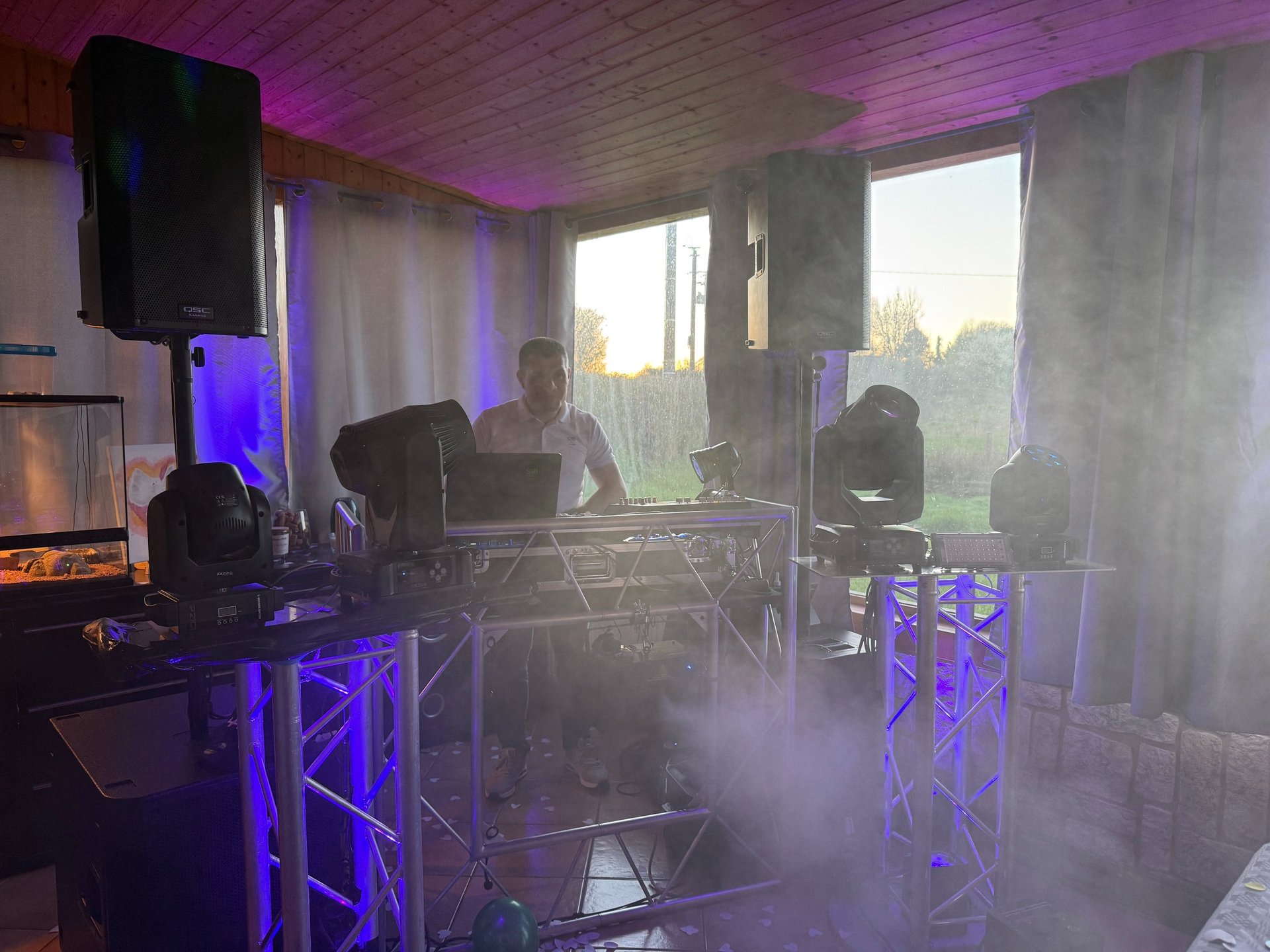 black and white bed linen