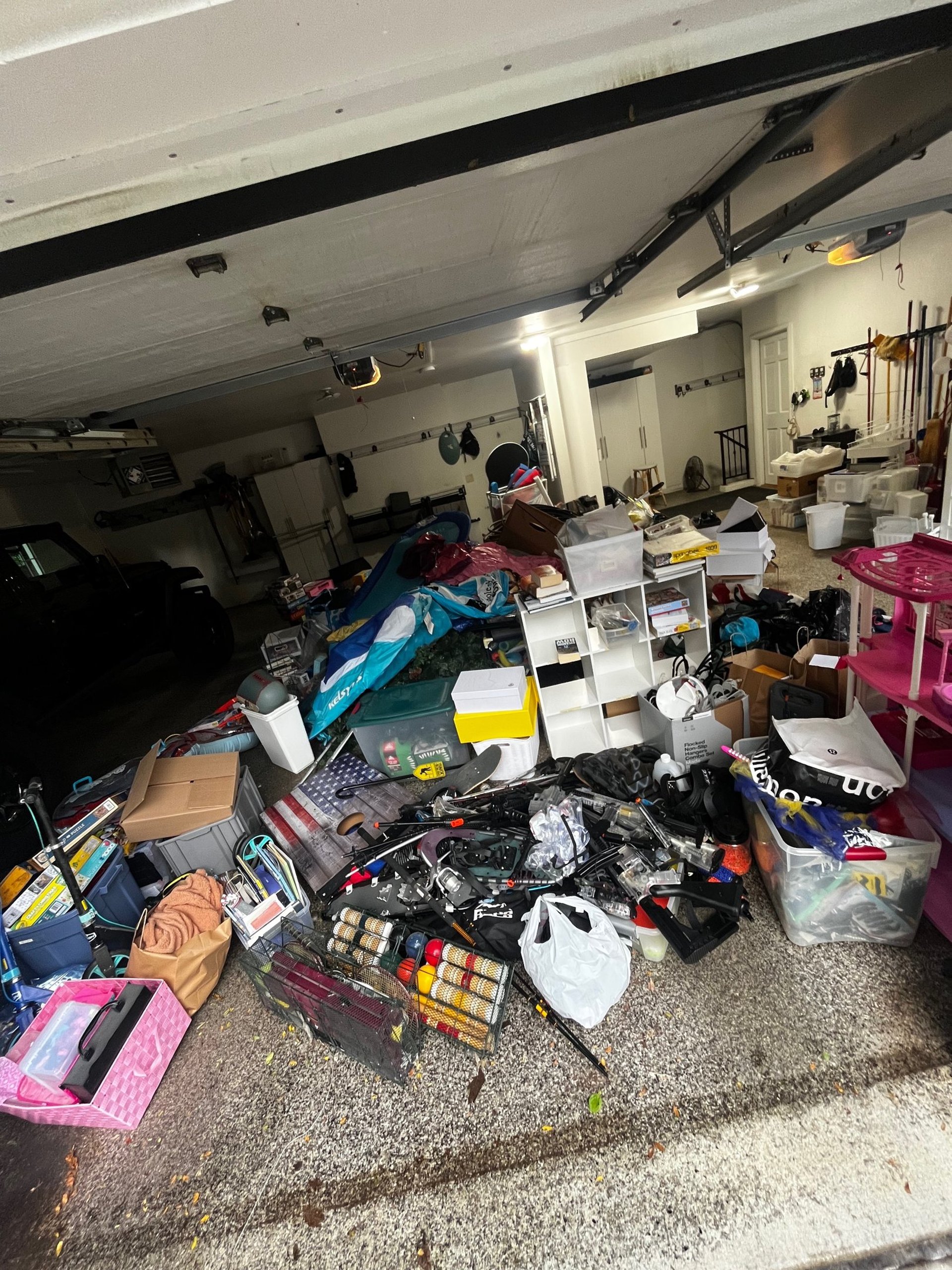 black and white bed linen