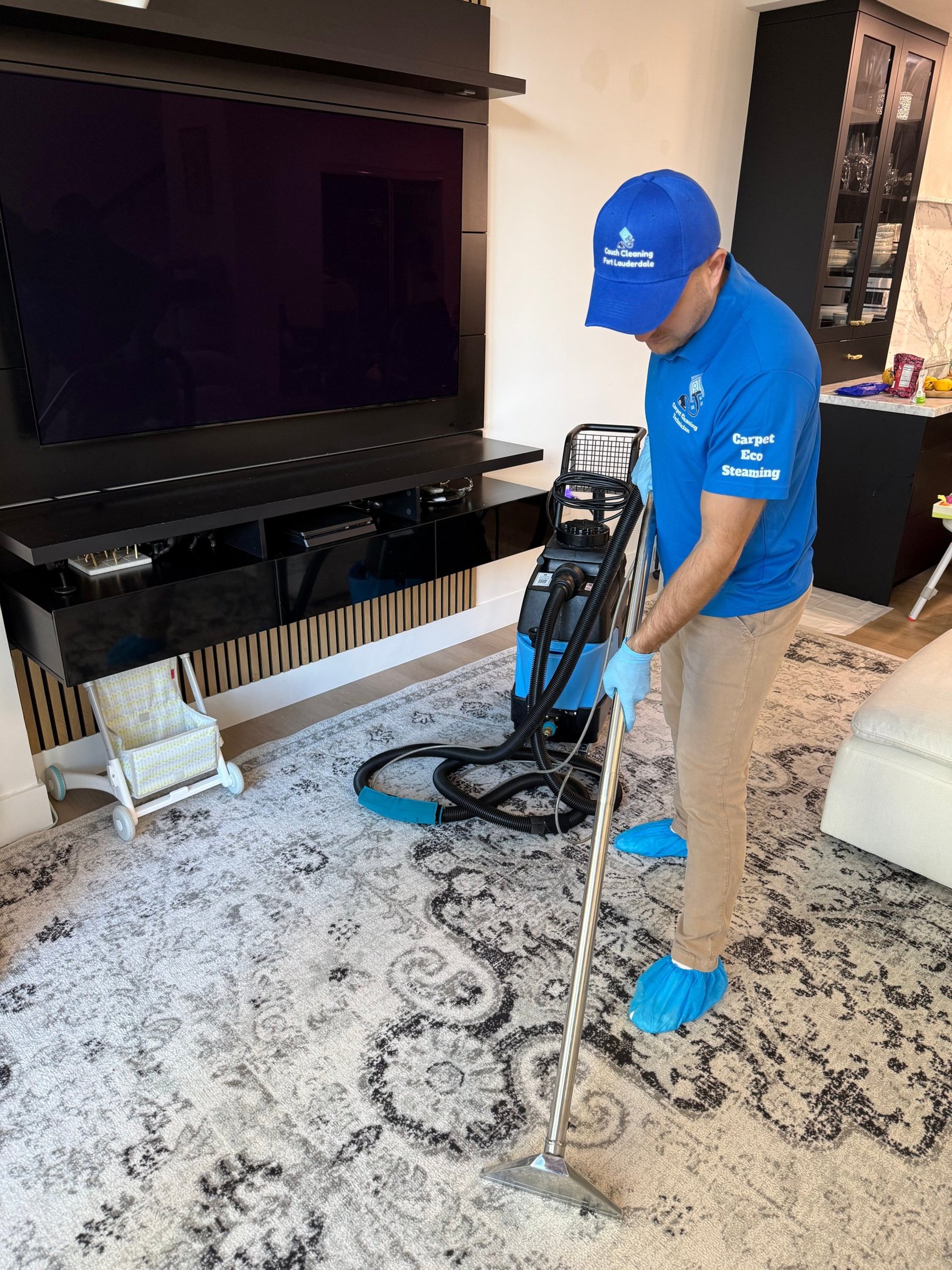 black and white bed linen