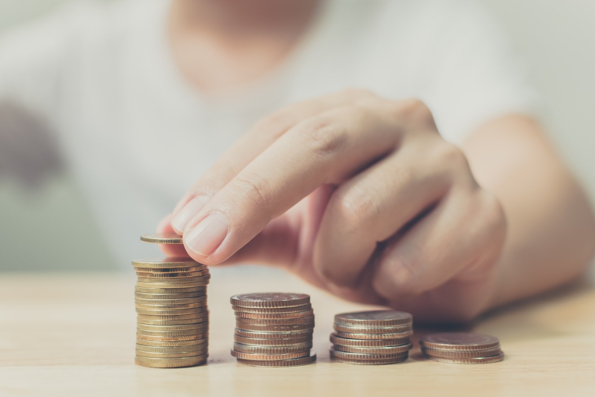 gray computer monitor