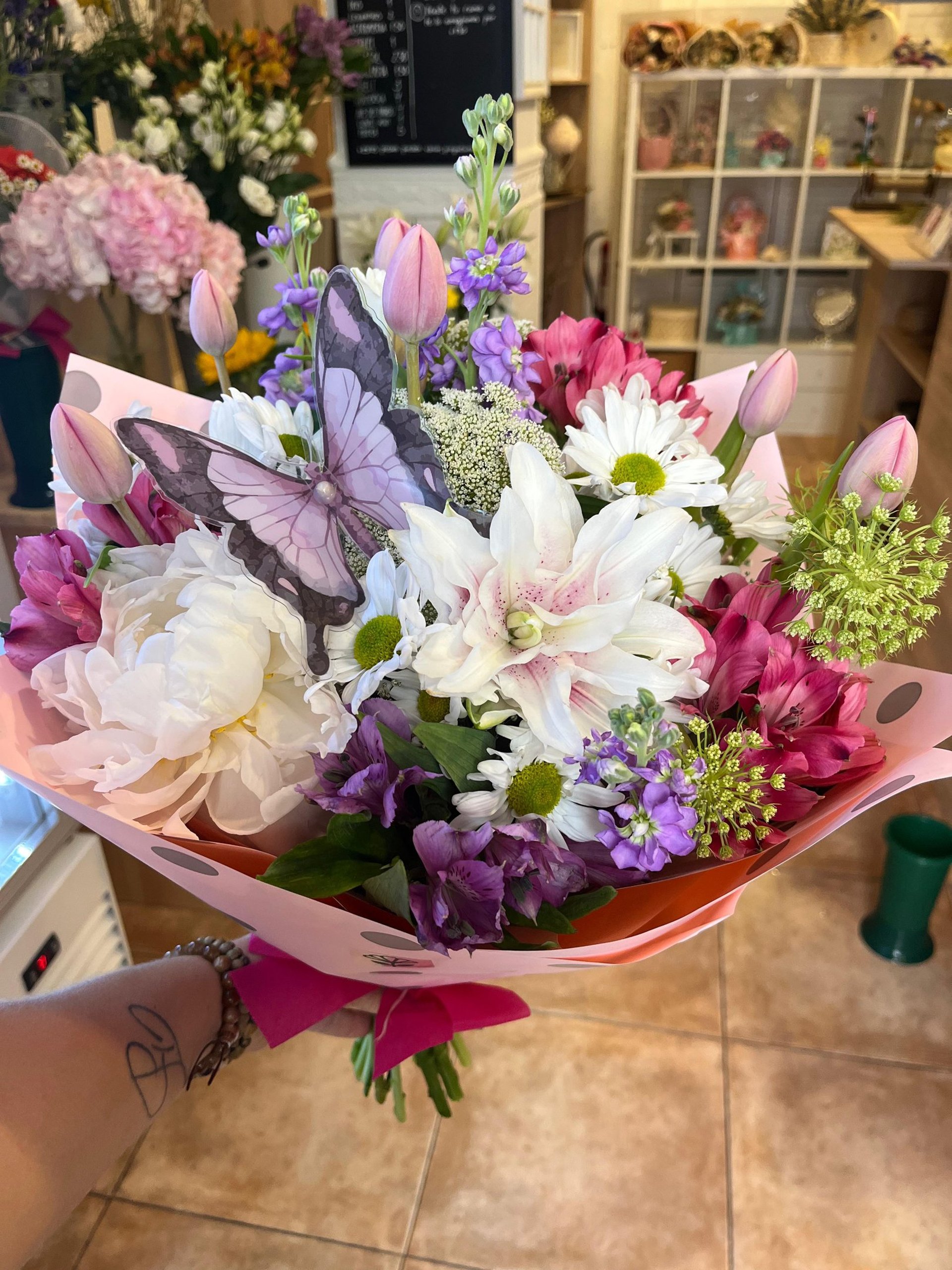 black and white bed linen