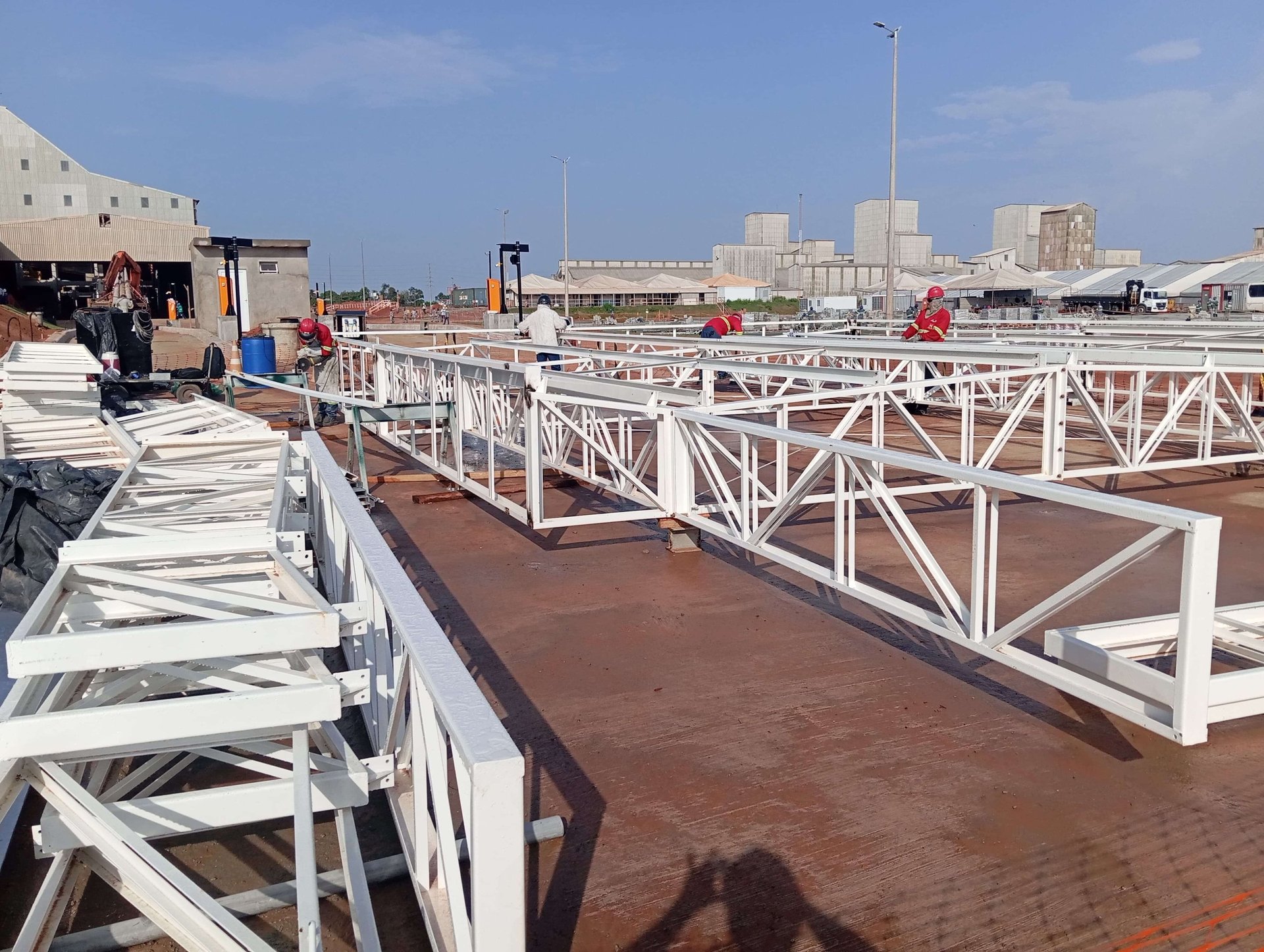 black and white bed linen