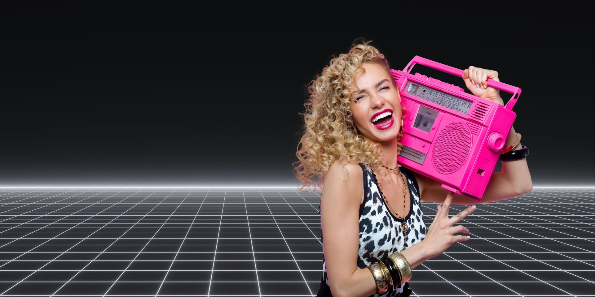 black and white bed linen