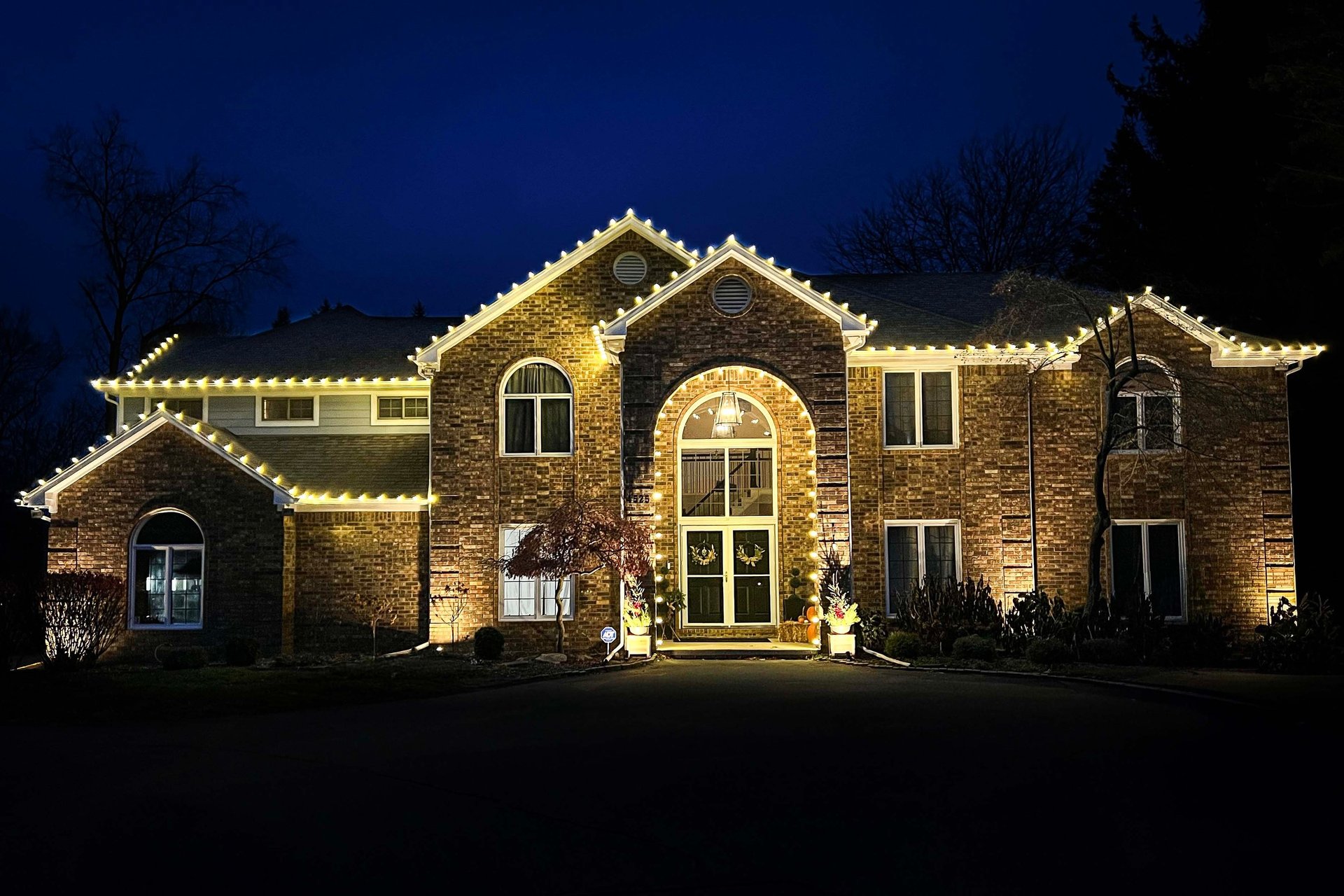 black and white bed linen