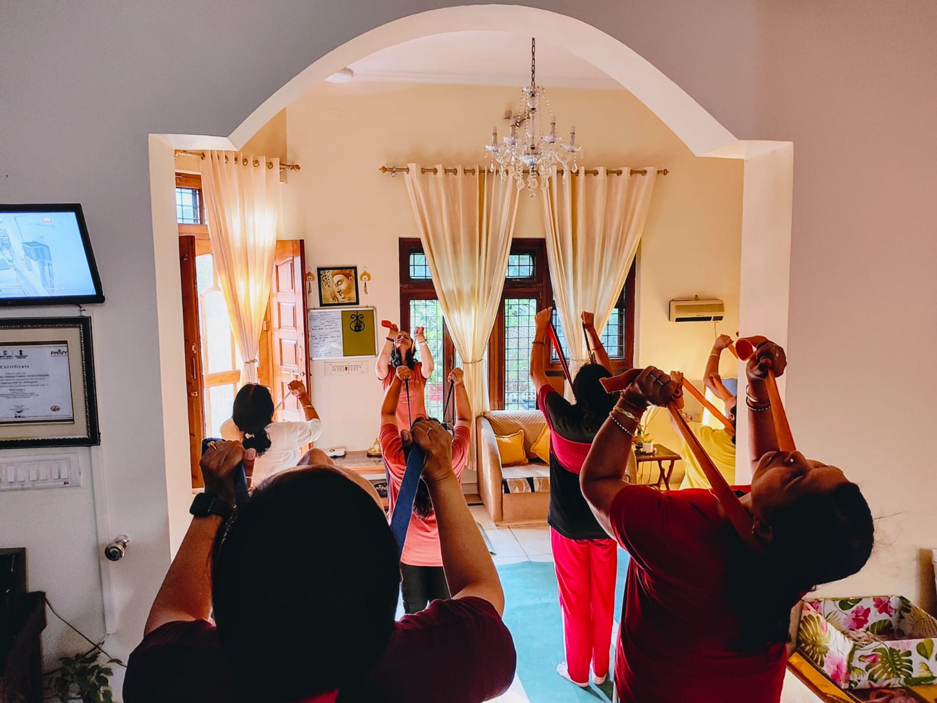 gray computer monitor