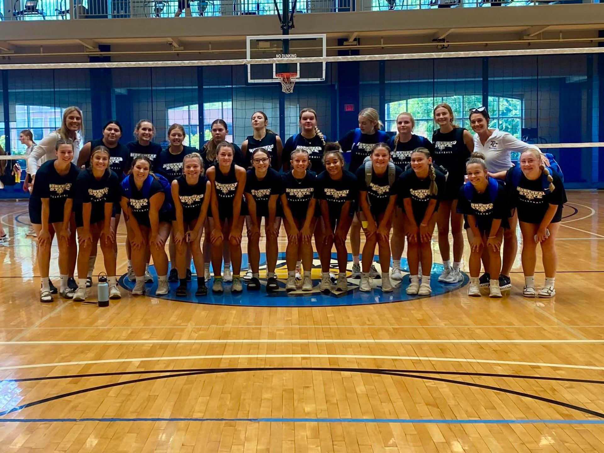 gray computer monitor