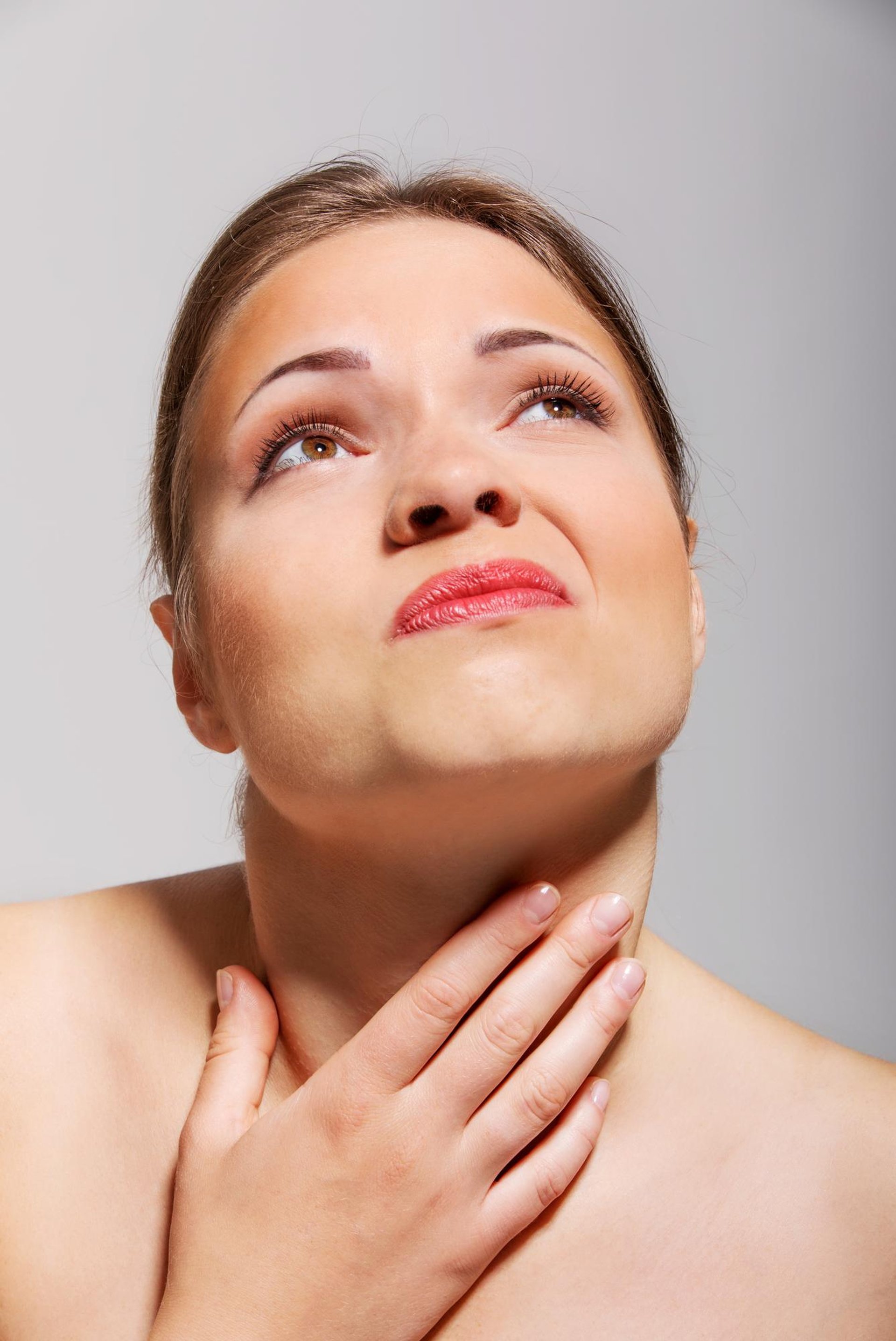 gray computer monitor