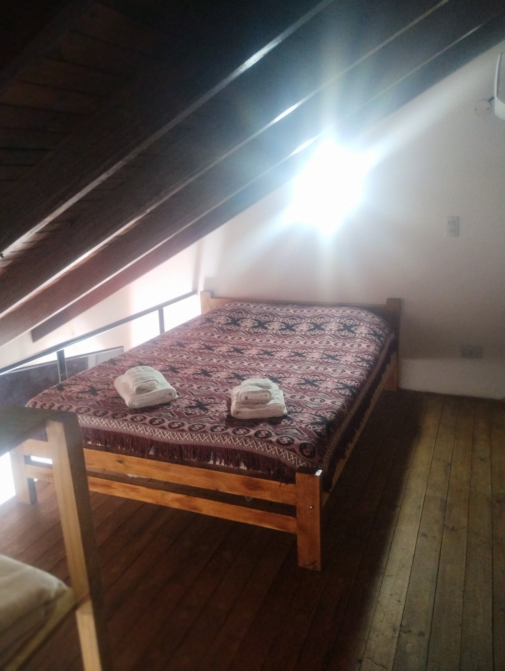 gray computer monitor