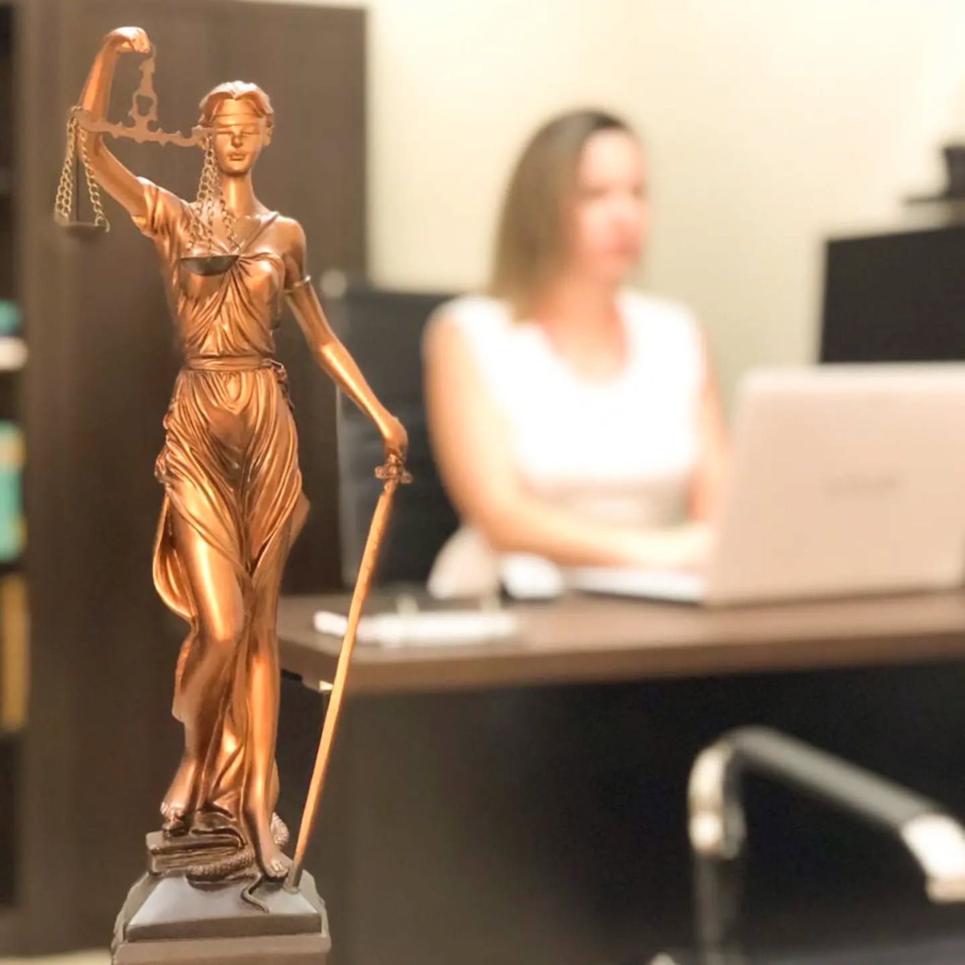 gray computer monitor