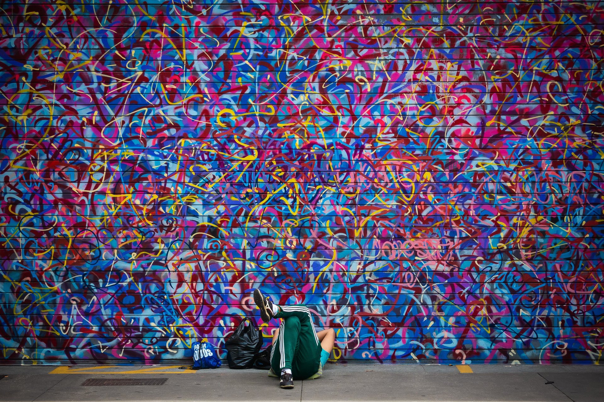 black and white bed linen