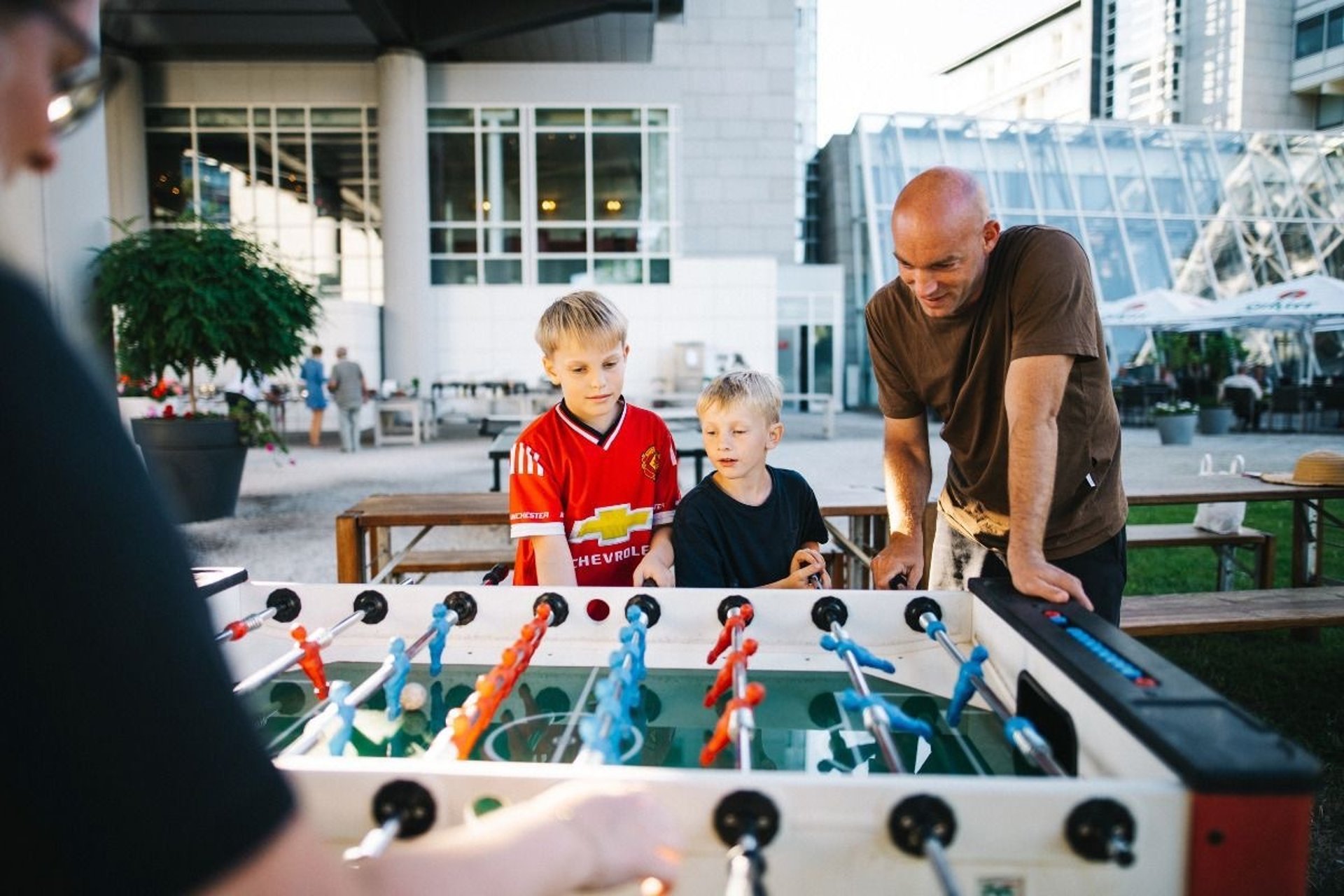 black and white bed linen