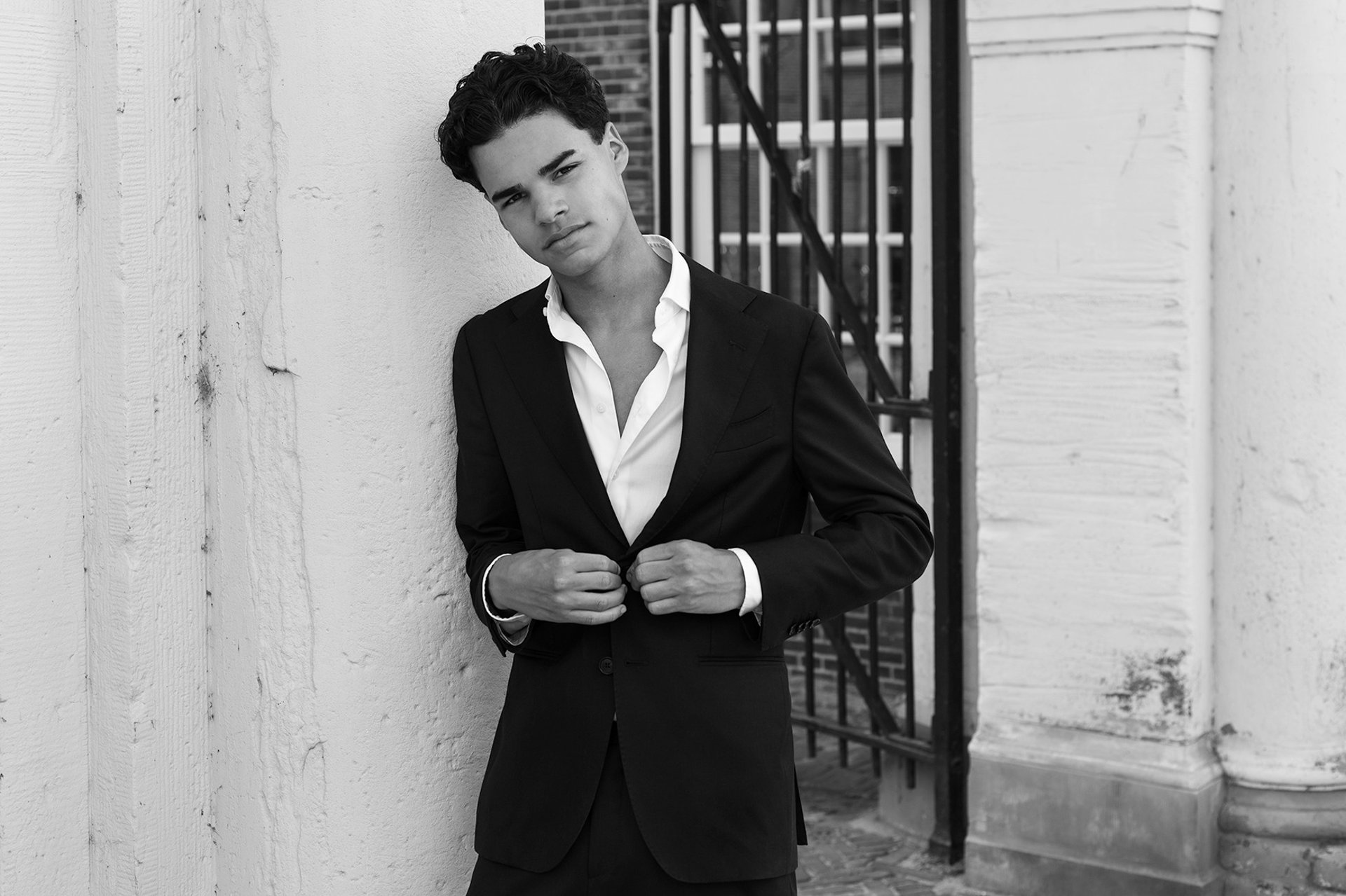 black and white bed linen