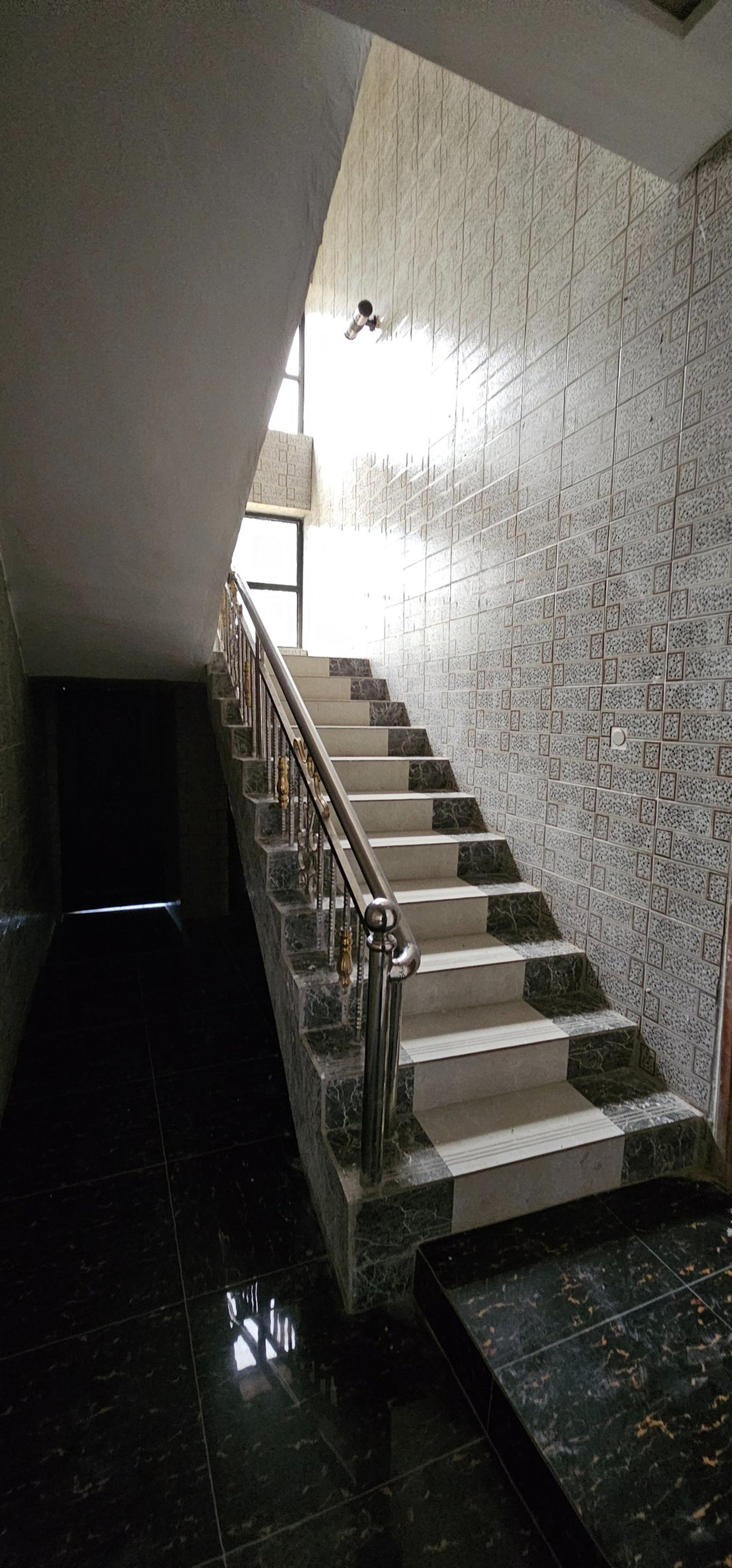 black and white bed linen