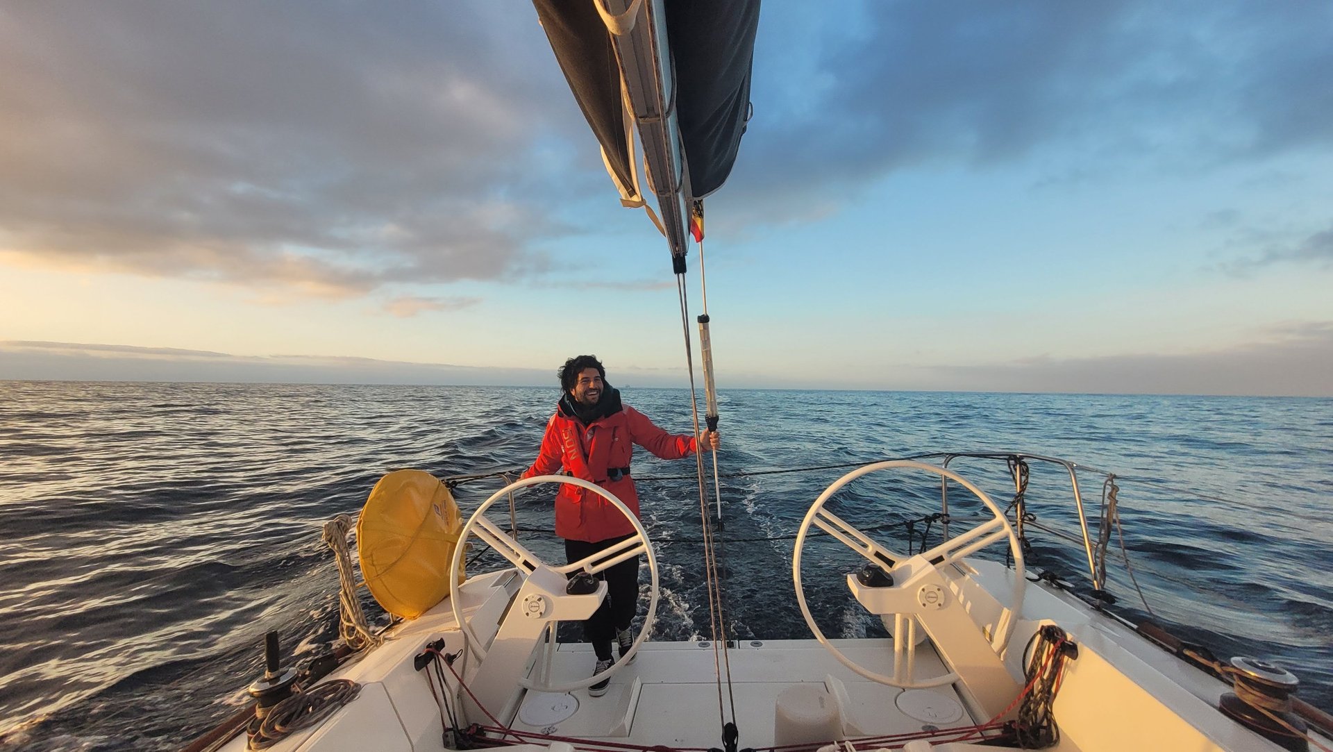 black and white bed linen