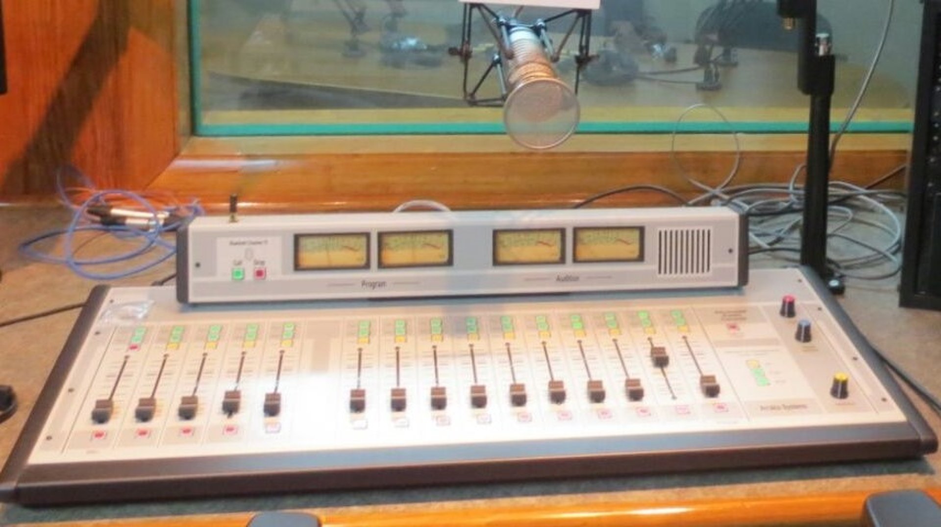 black and brown leather padded tub sofa