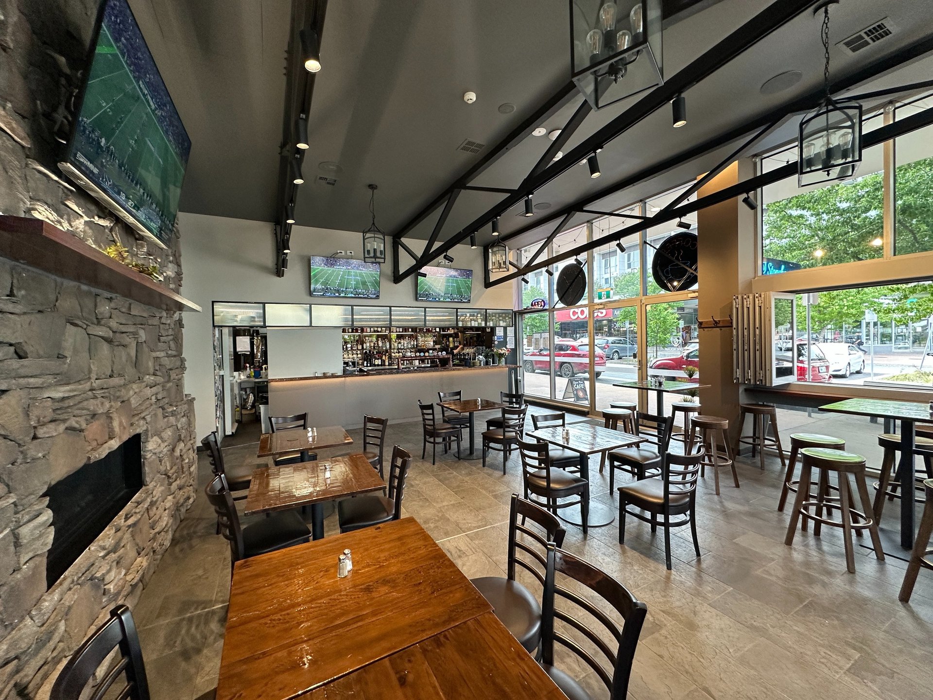 black and white bed linen