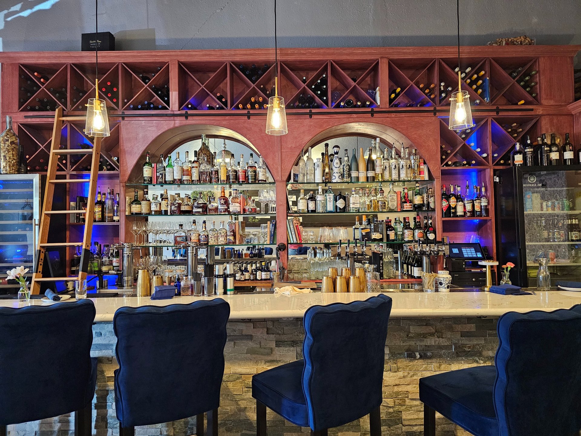 black and white bed linen