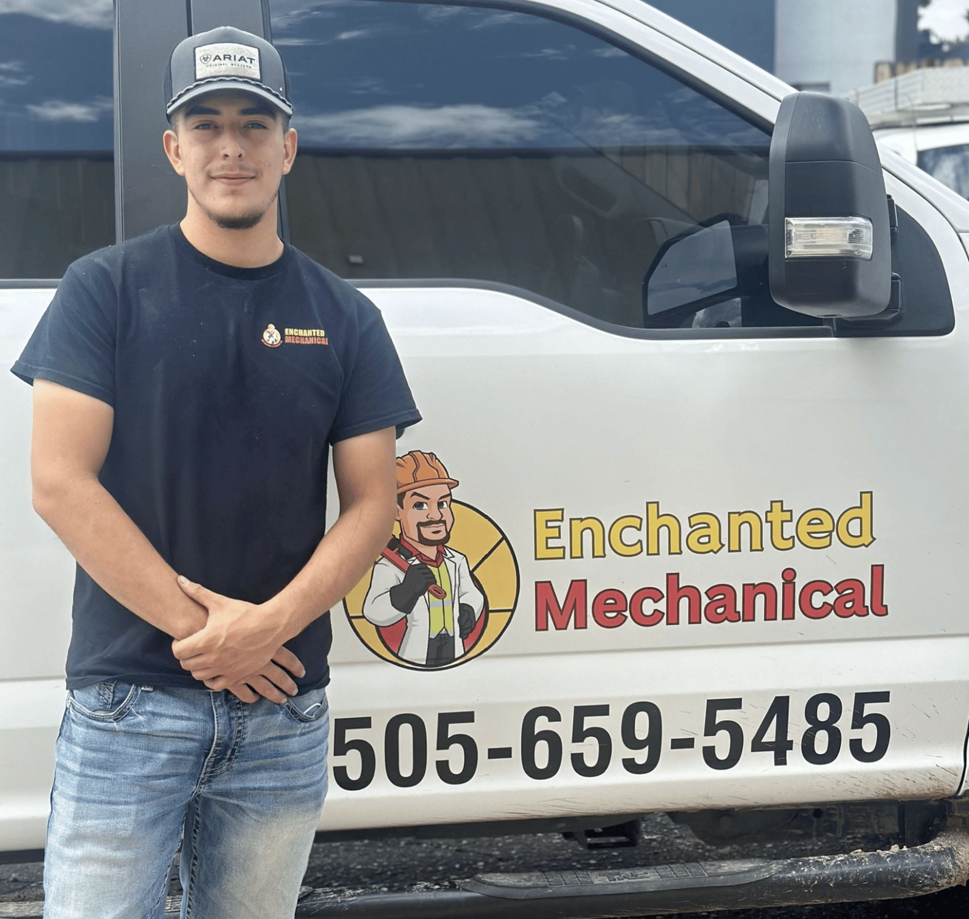 gray computer monitor