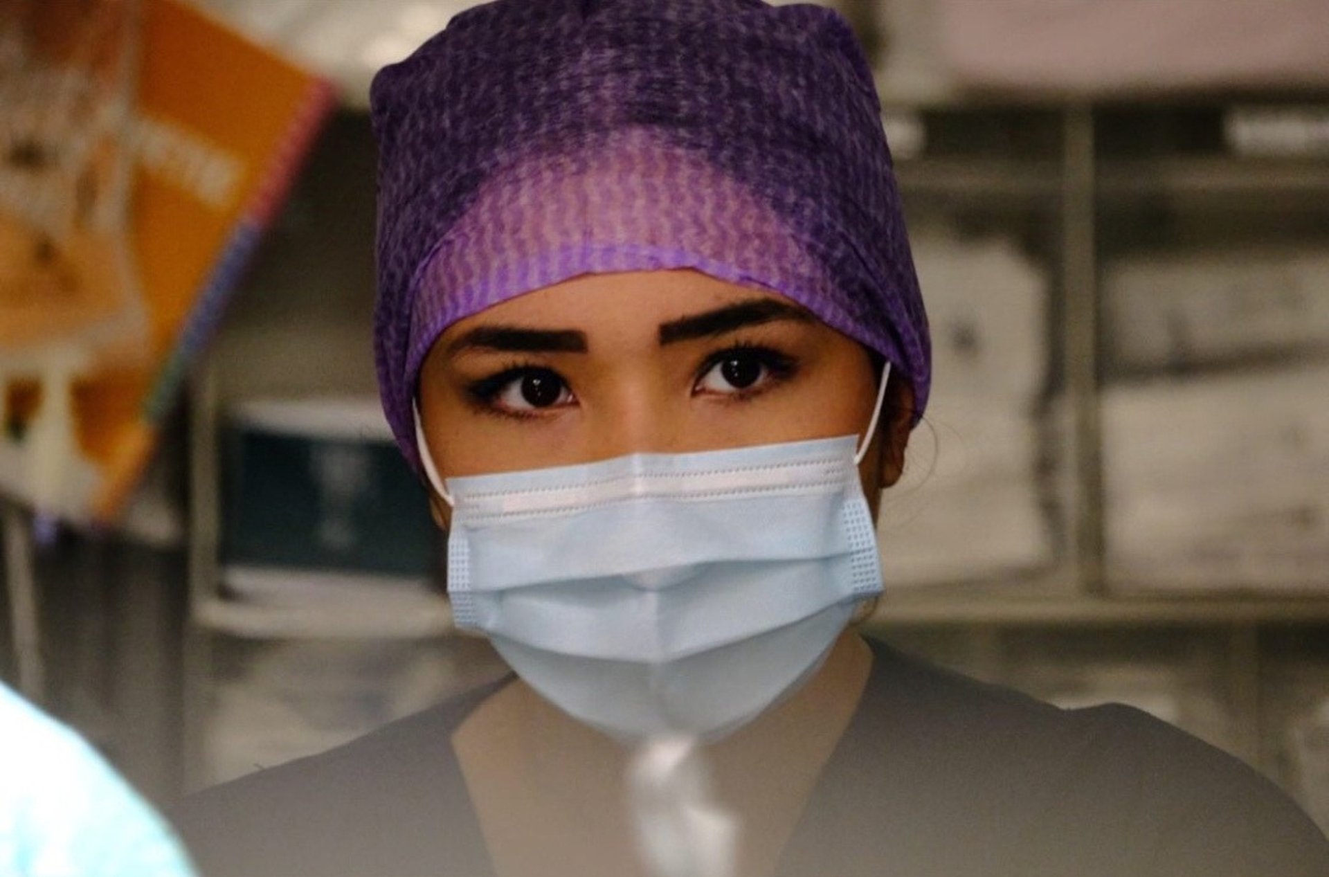 gray computer monitor