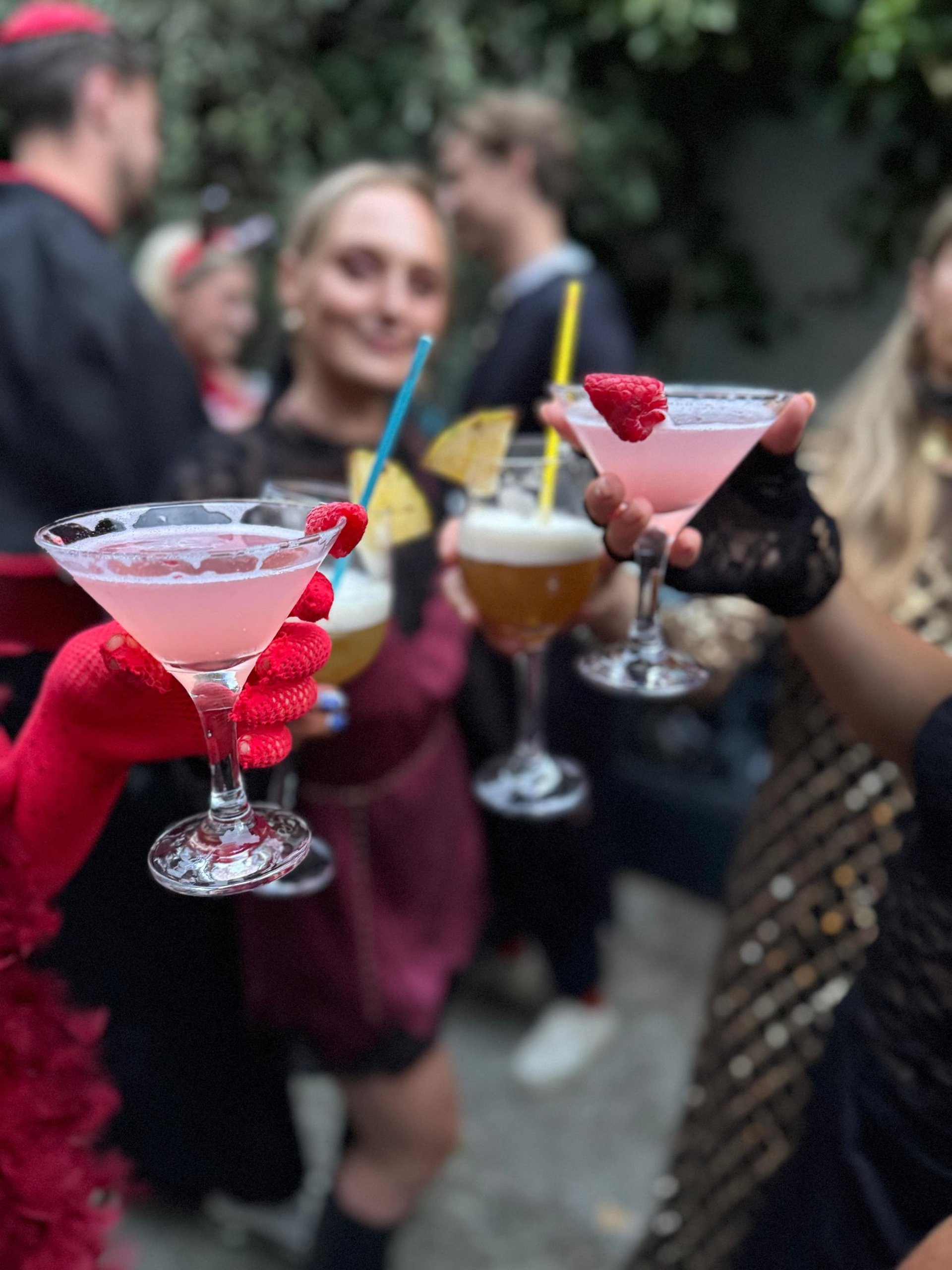 black and white bed linen