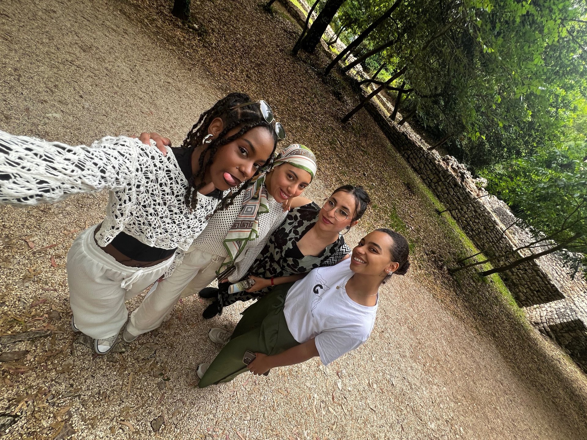 black and white bed linen