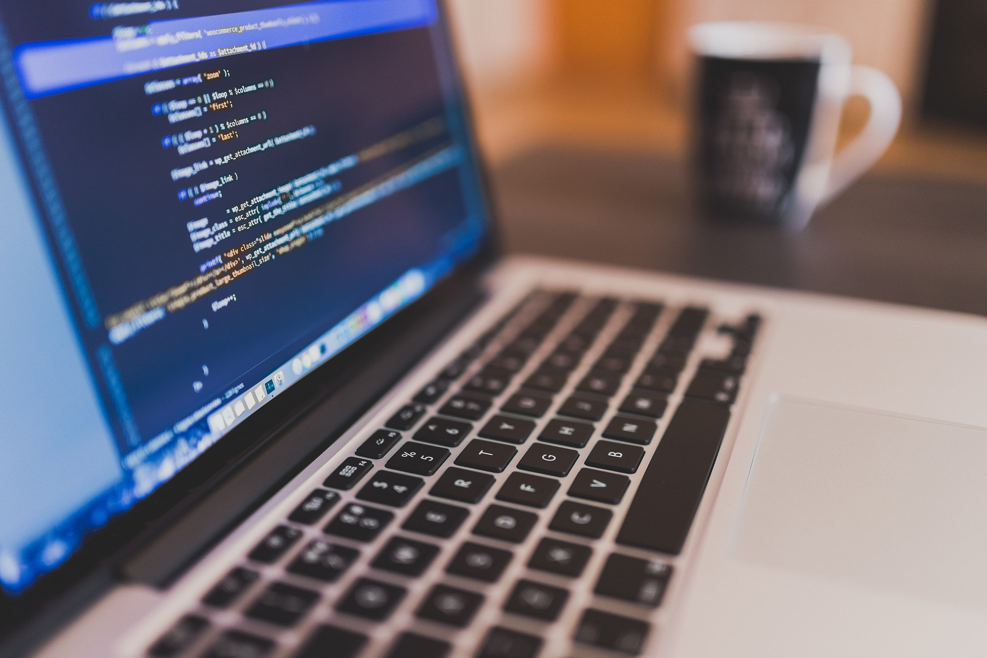 gray computer monitor