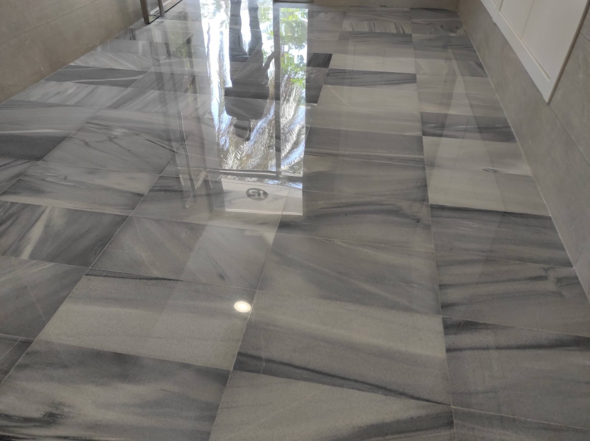 black and white bed linen