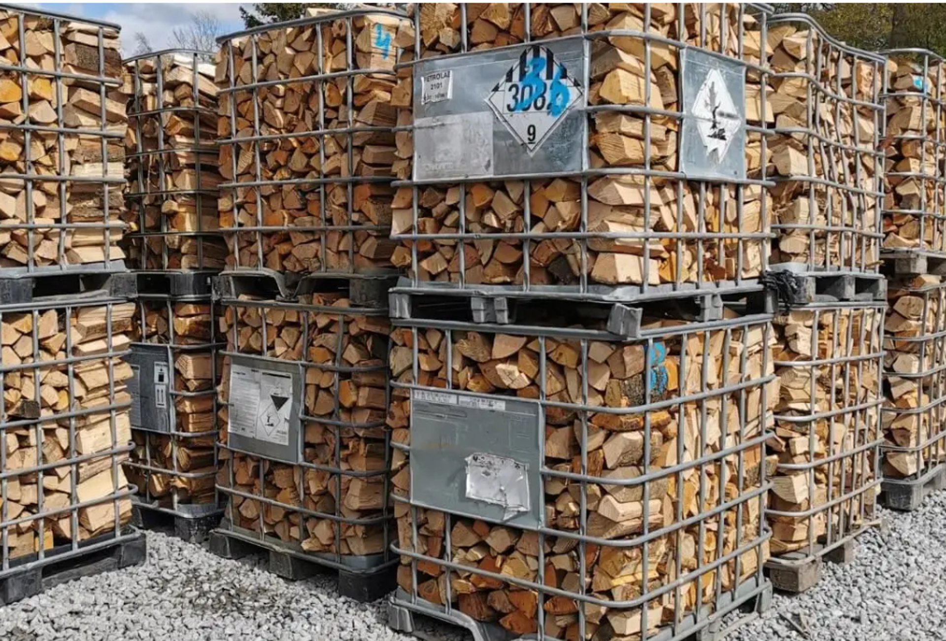 an abstract photo of a curved building with a blue sky in the background