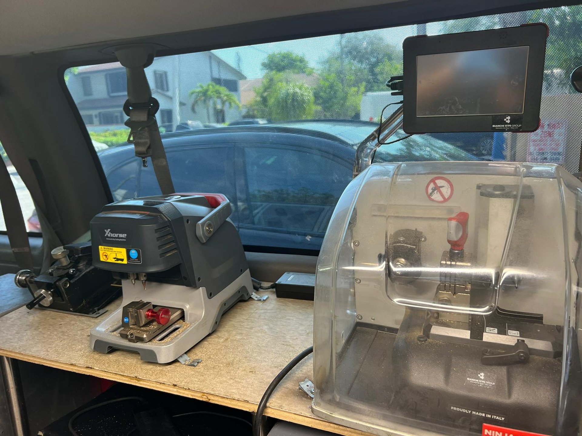 Service Van & Equipment Ninja Laser & Xhorse