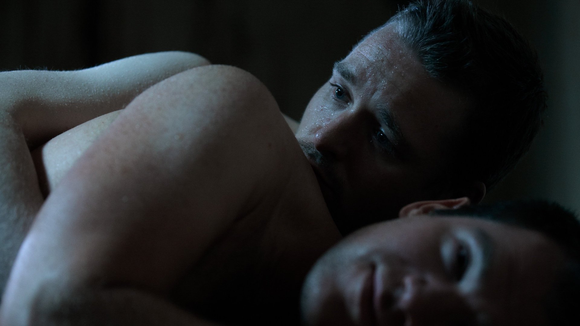 black and white bed linen