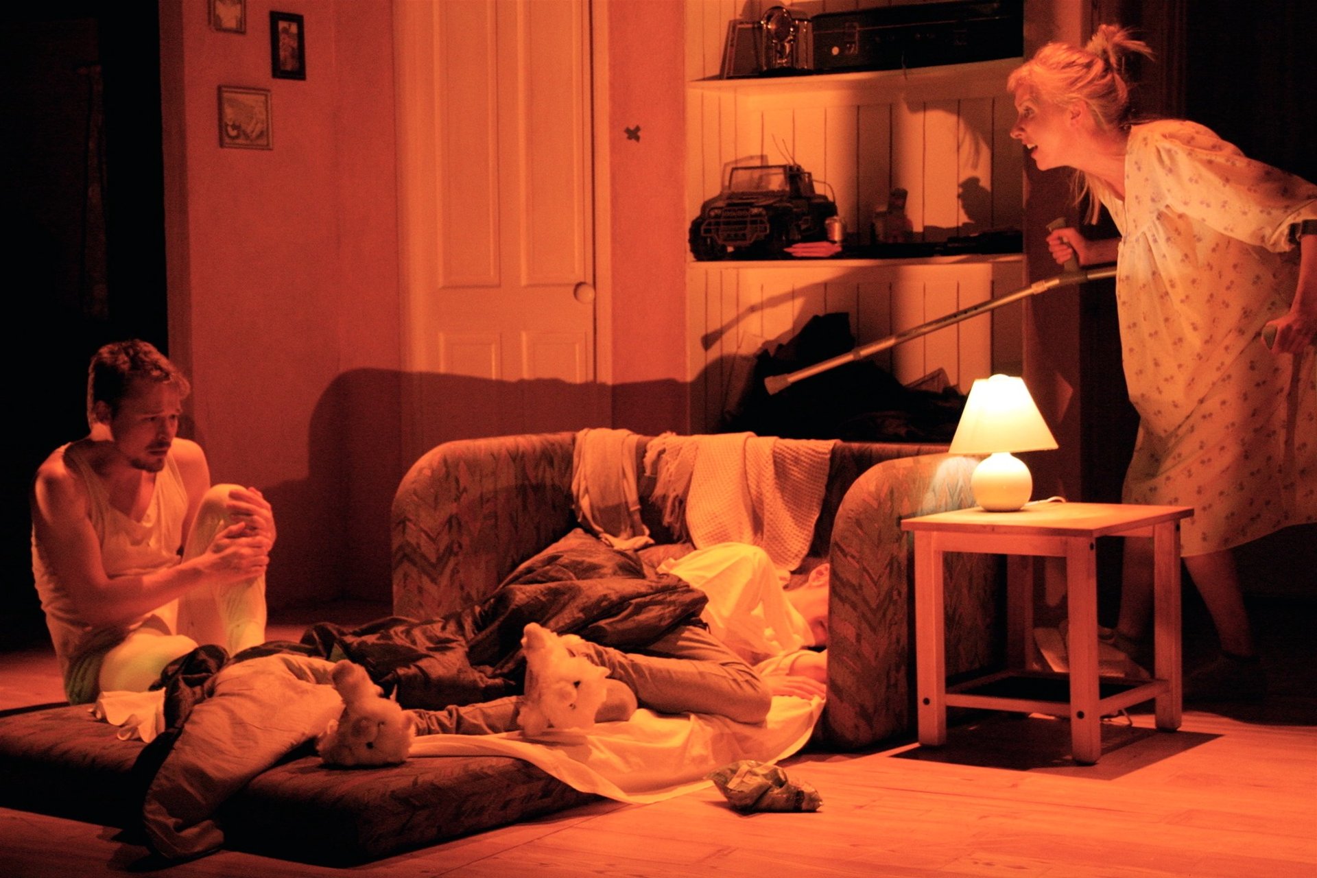 black and white bed linen