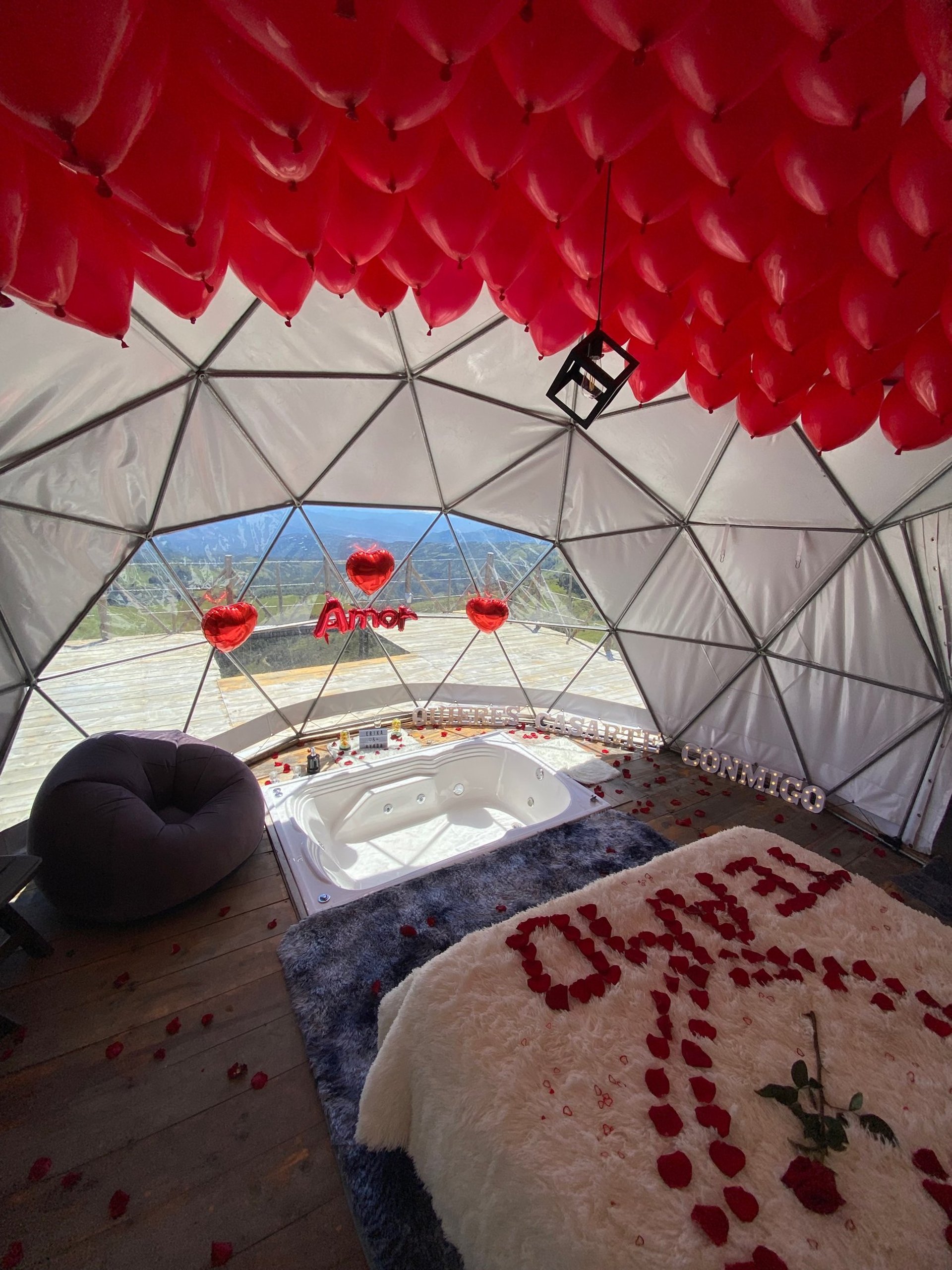 black and white bed linen