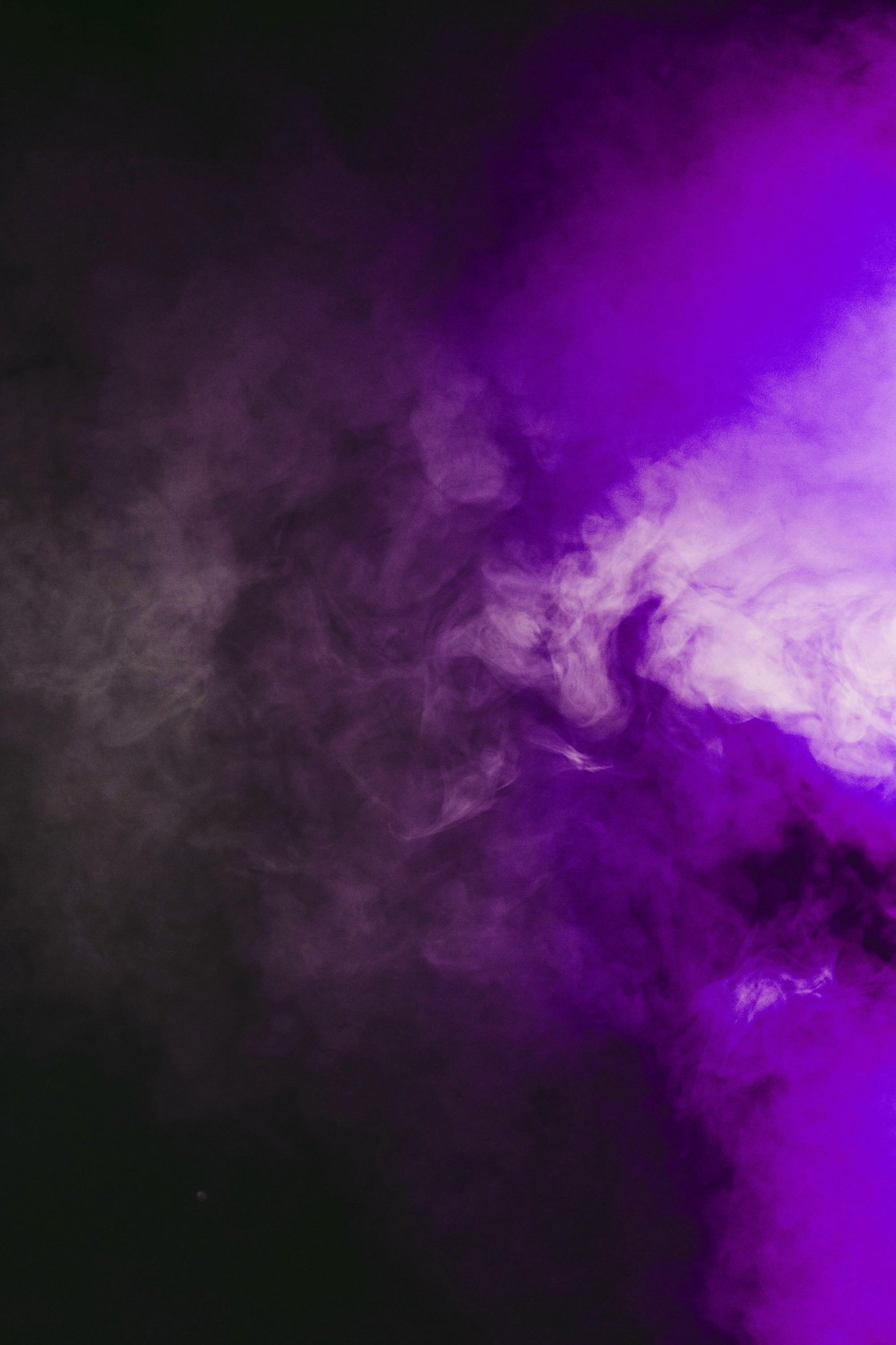 a blurry image of a blue and pink background