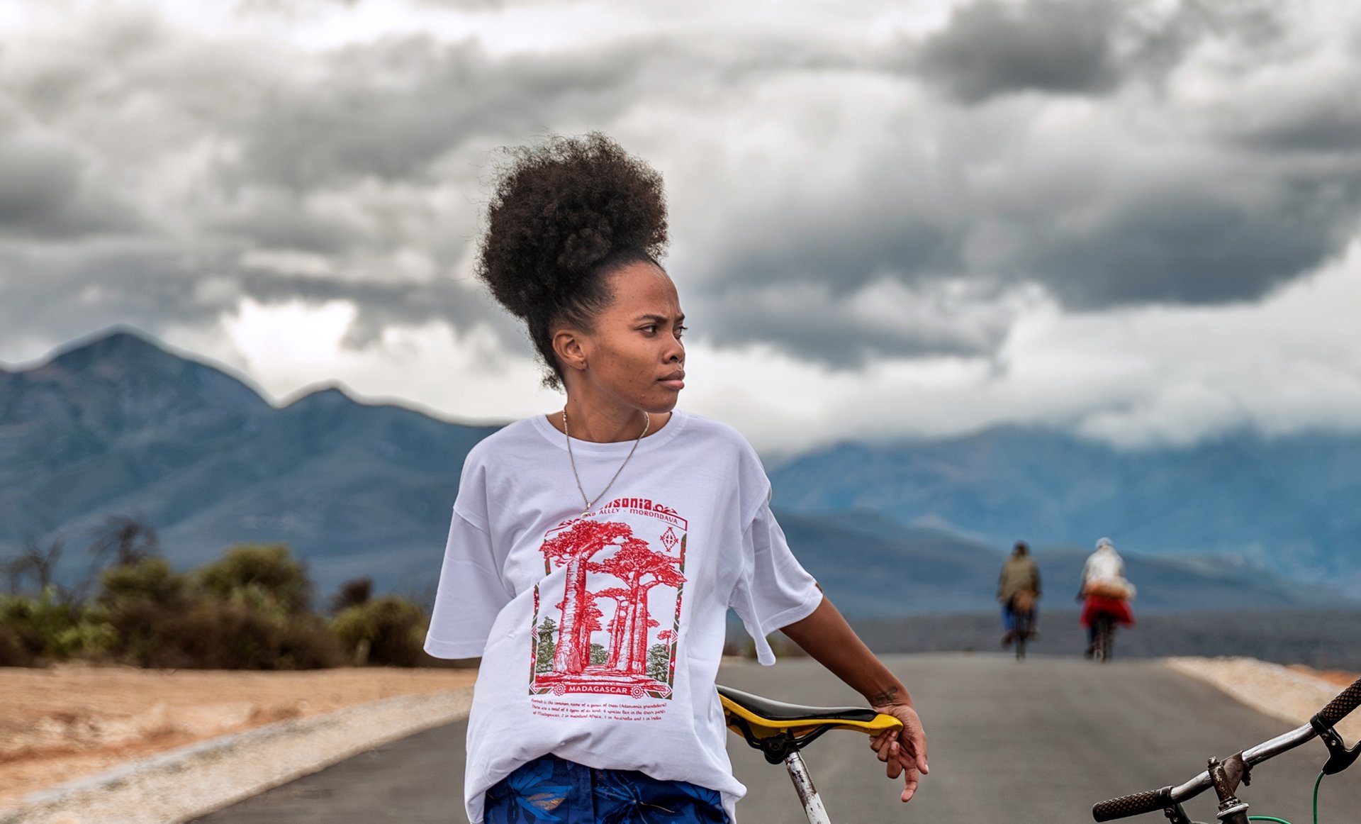 person wearing grey knit sweater