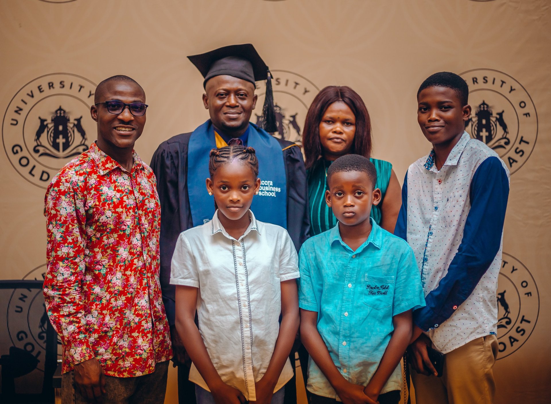 gray computer monitor