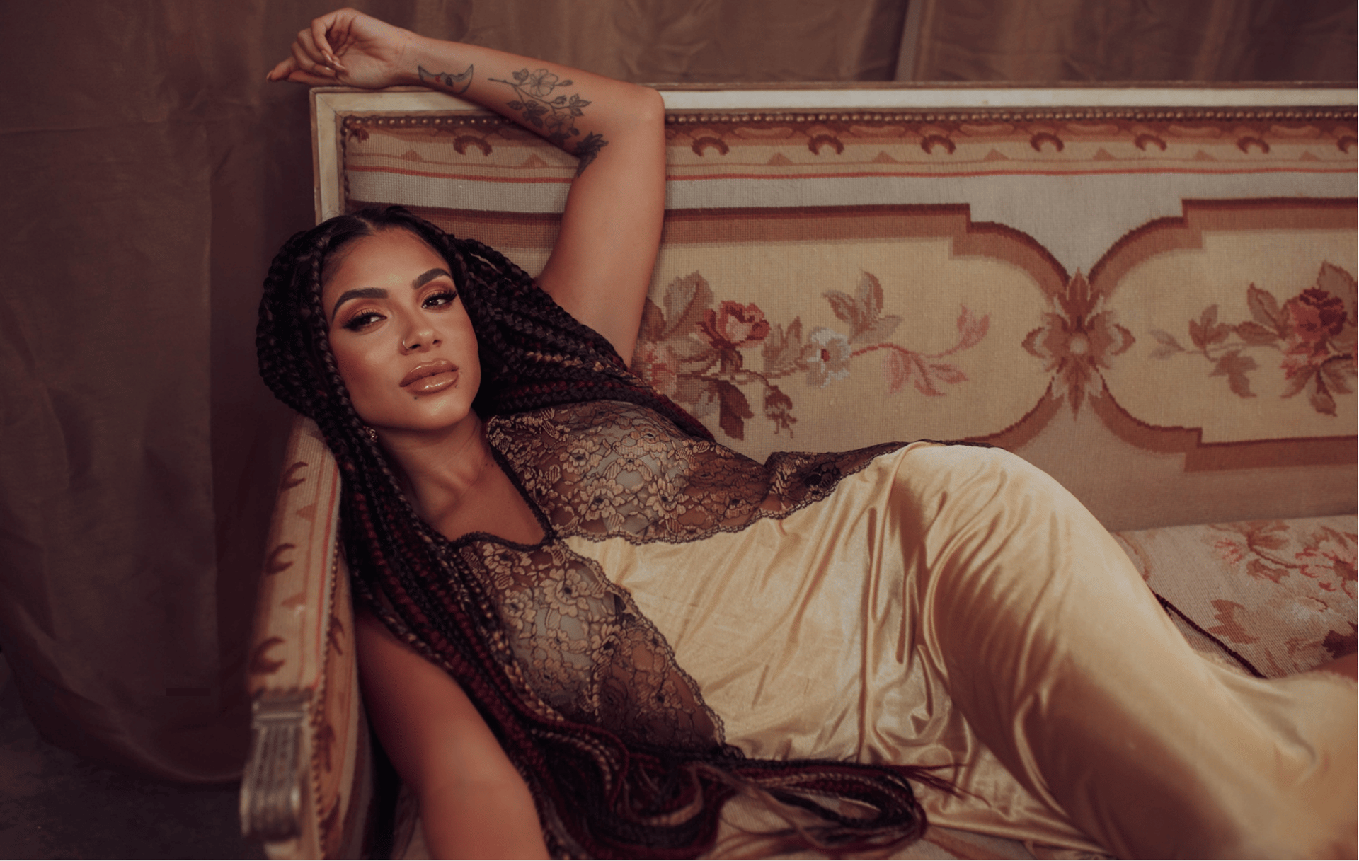 black and white bed linen